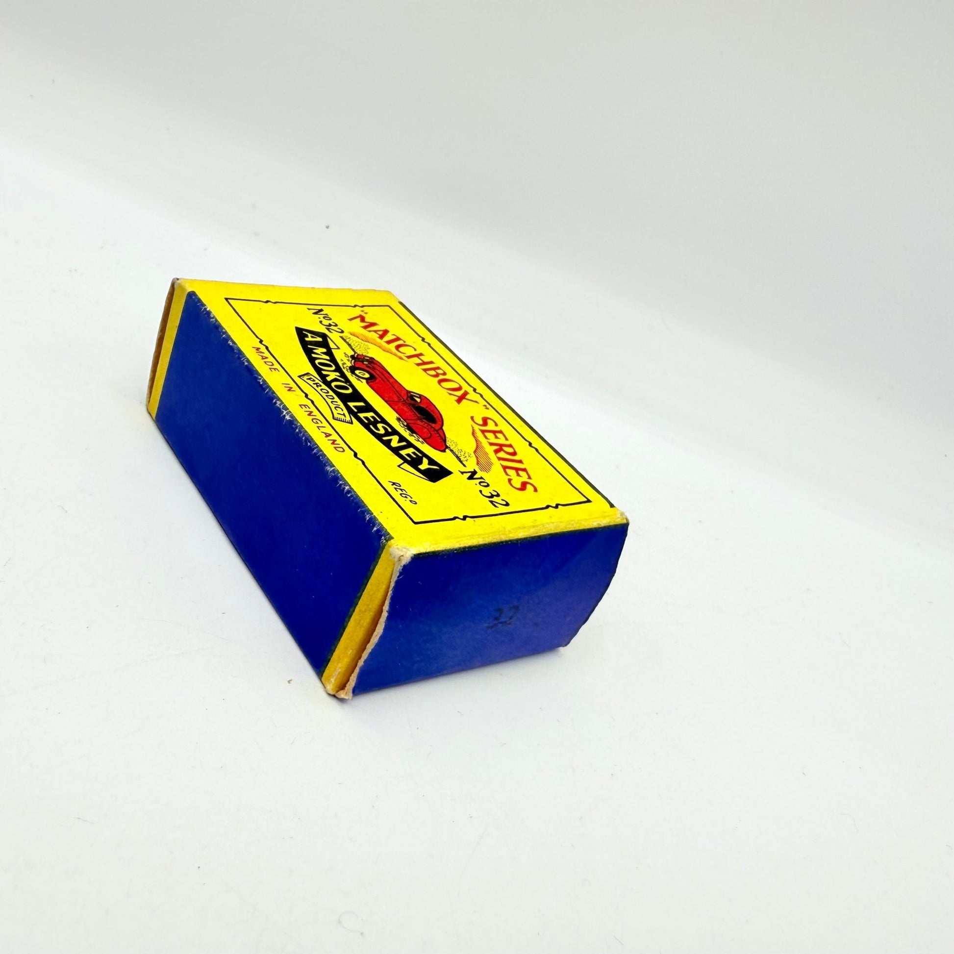 Matchbox Lesney 32a Jaguar XK140 white MW - Magic Matchbox