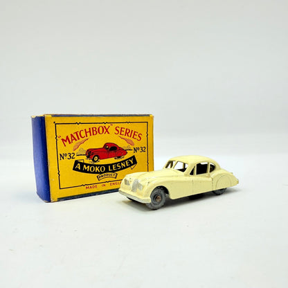 Matchbox Lesney 32a Jaguar XK140 white MW - Magic Matchbox
