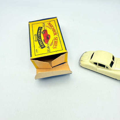 Matchbox Lesney 32a Jaguar XK140 white MW - Magic Matchbox