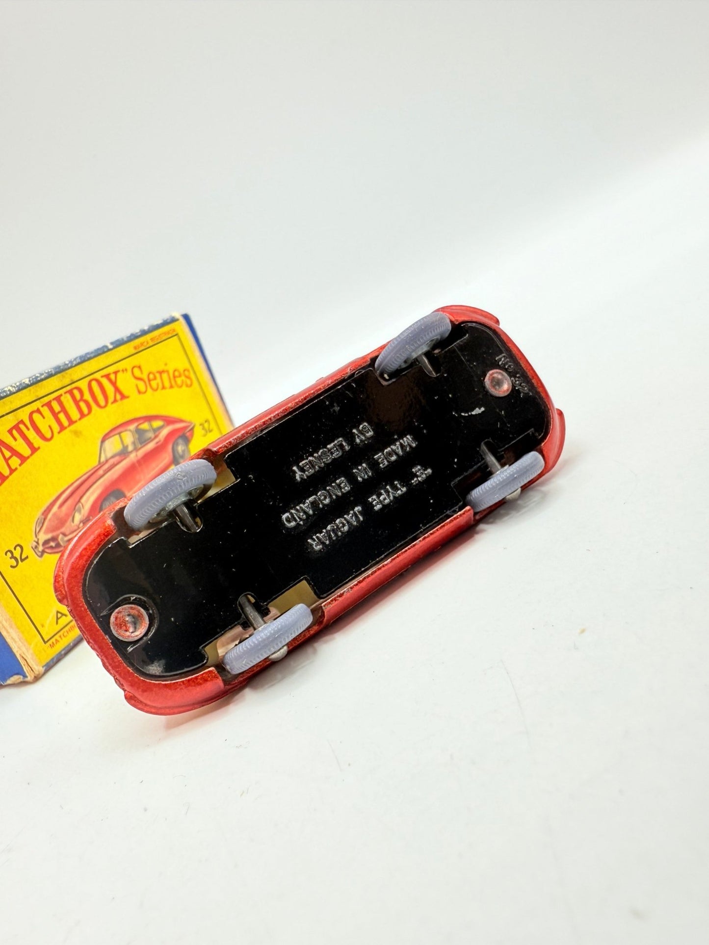 Matchbox Lesney 32b E Type Jaguar GPW - Magic Matchbox