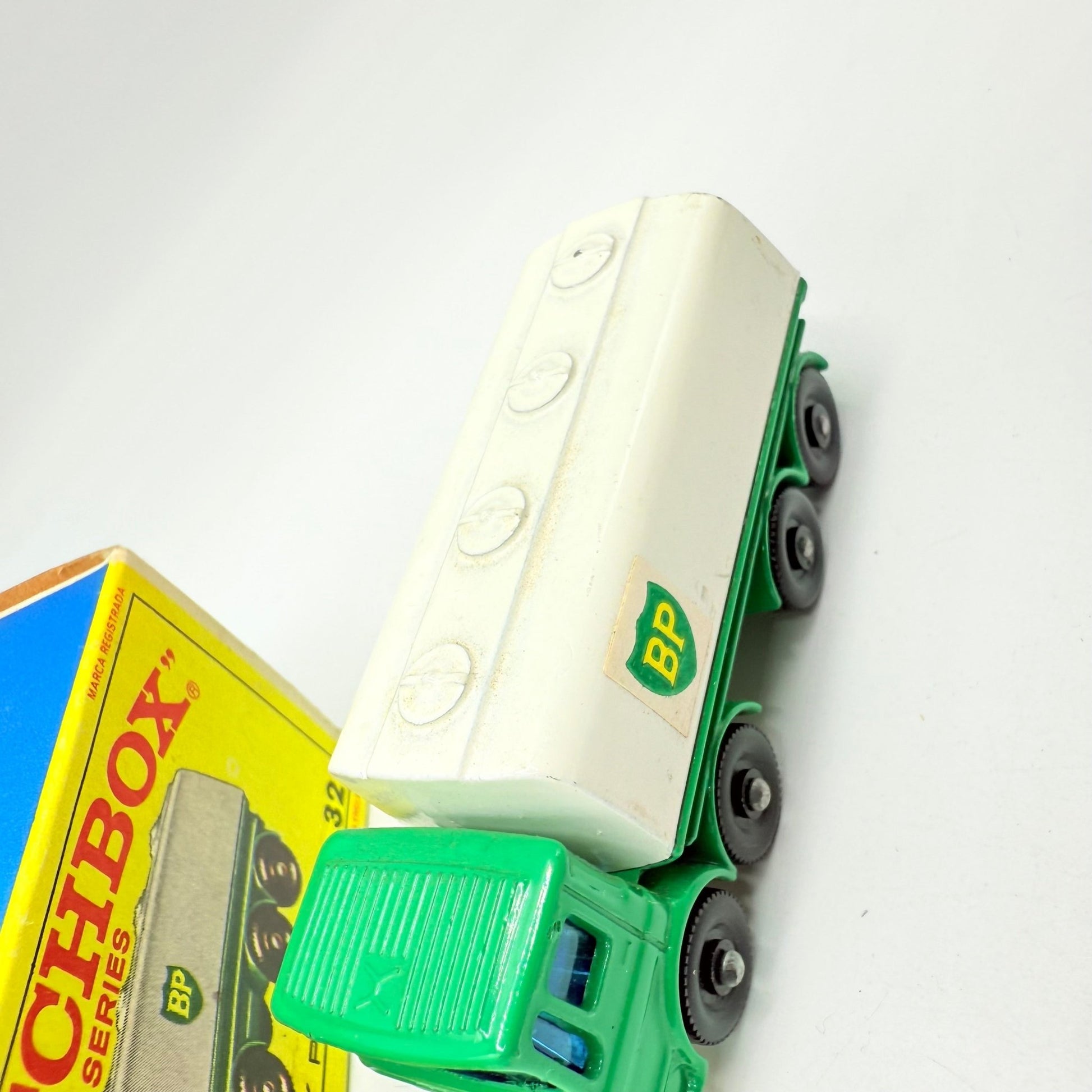 Matchbox Lesney 32C Leyland Petrol Tanker BP - Magic Matchbox