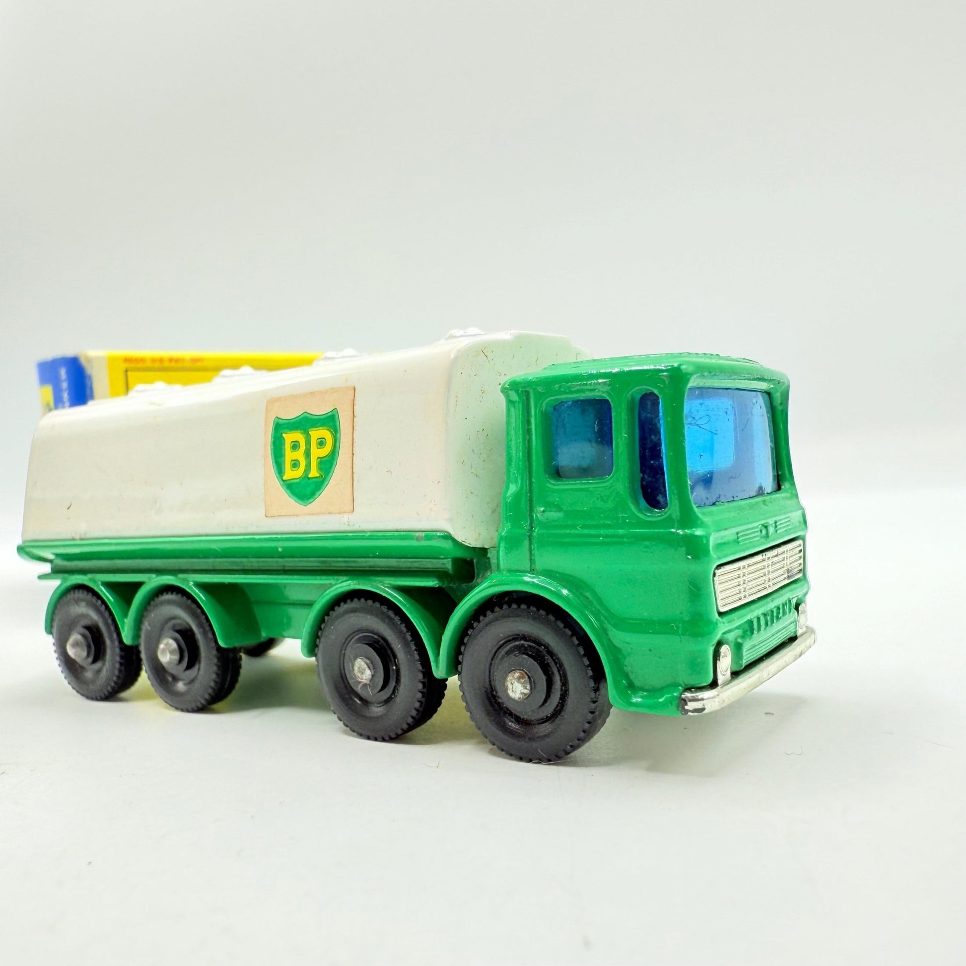 Matchbox Lesney 32C Leyland Petrol Tanker BP - Magic Matchbox