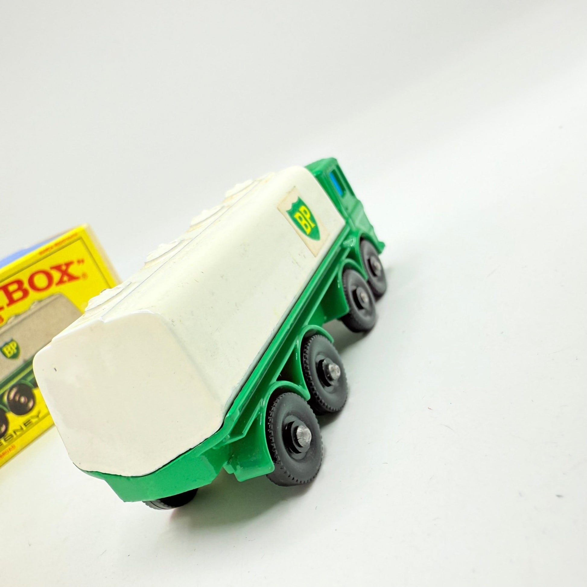 Matchbox Lesney 32C Leyland Petrol Tanker BP - Magic Matchbox