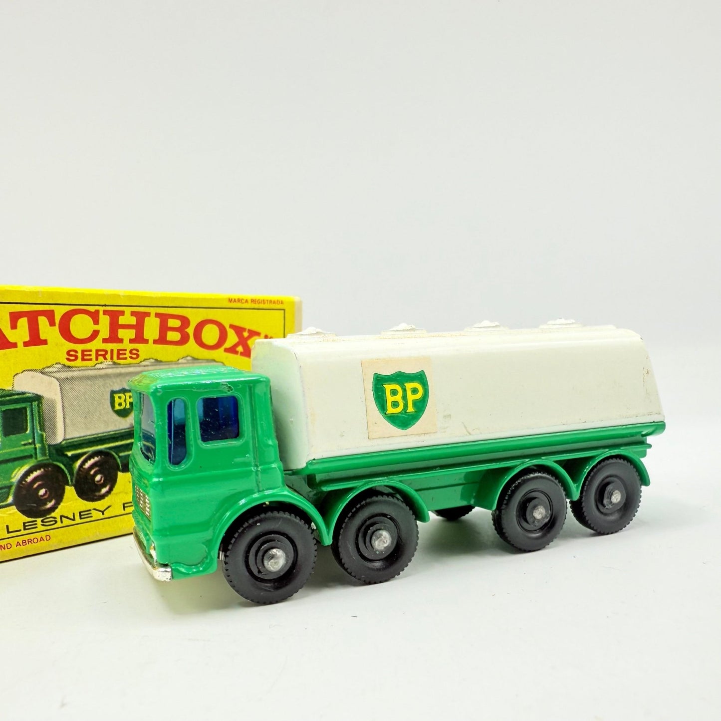 Matchbox Lesney 32C Leyland Petrol Tanker BP - Magic Matchbox