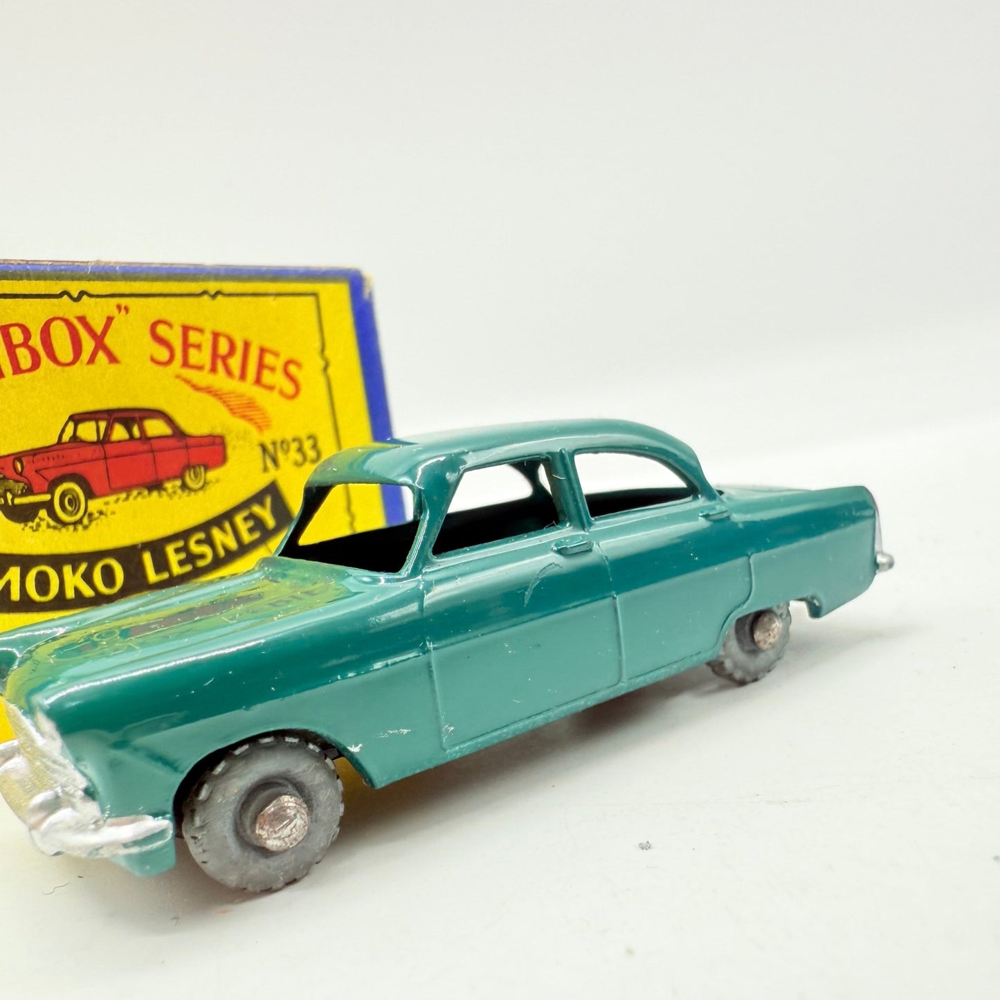 Matchbox Lesney 33a Ford Zodiac Dark Green MW - Magic Matchbox