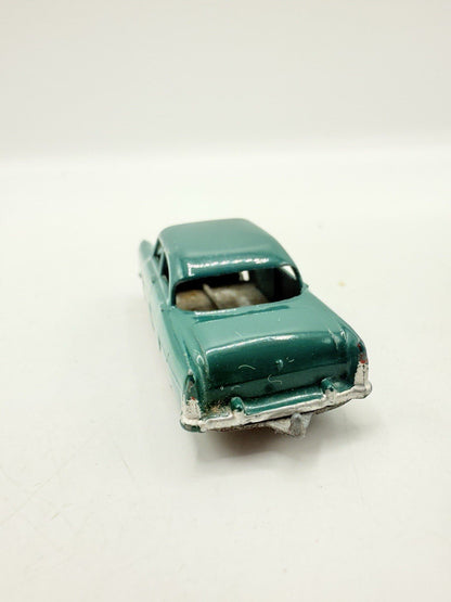 Matchbox Lesney 33a Ford Zodiac Dark Green MW - Magic Matchbox