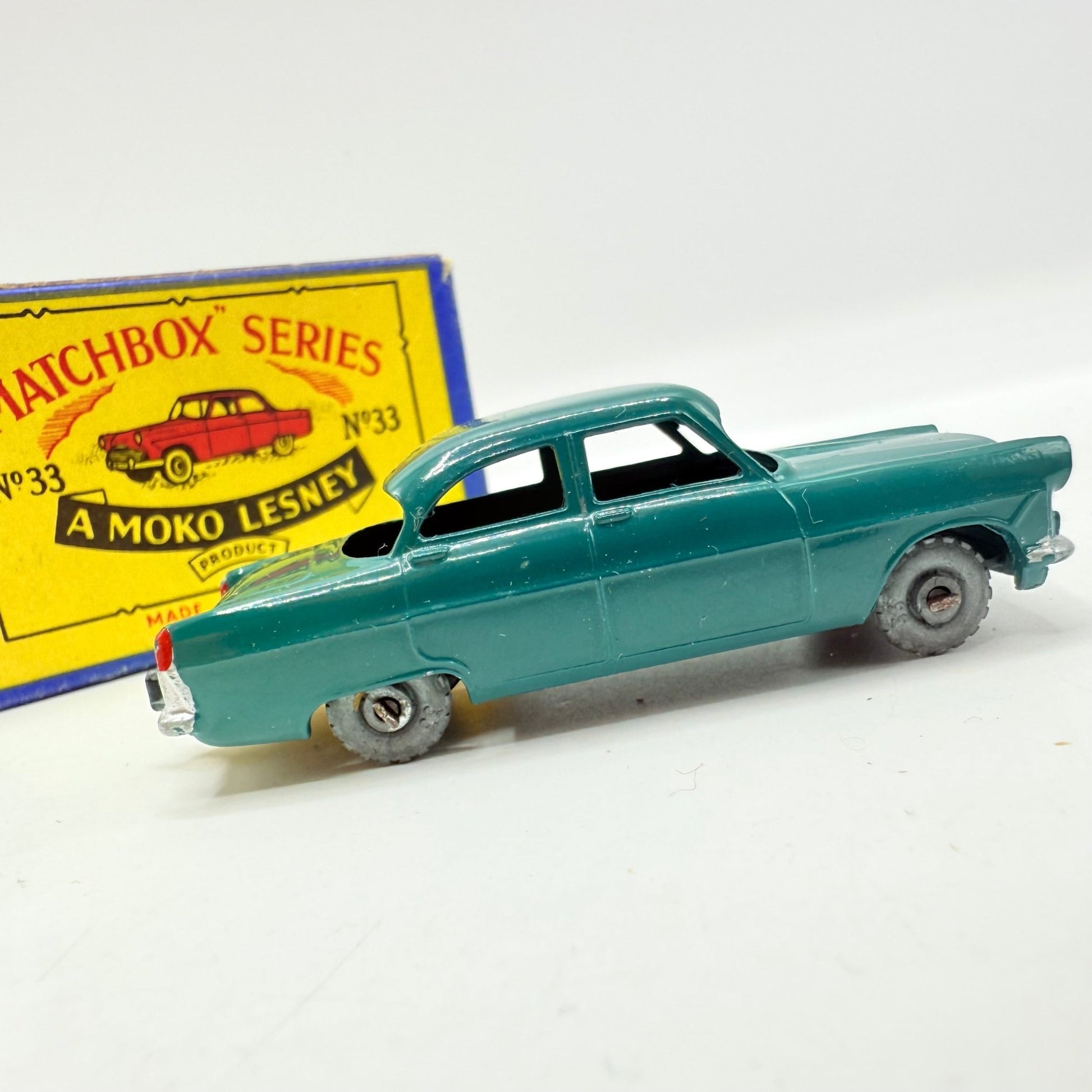 Matchbox Lesney 33a Ford Zodiac Dark Green MW - Magic Matchbox