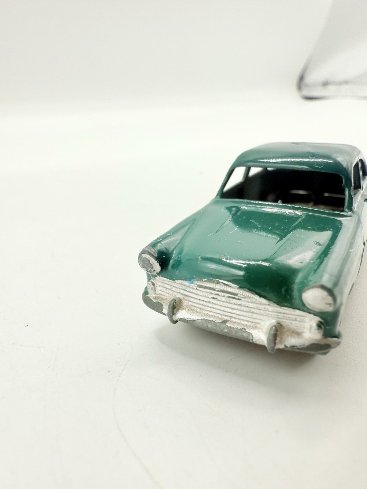 Matchbox Lesney 33a Ford Zodiac Dark Green MW - Magic Matchbox
