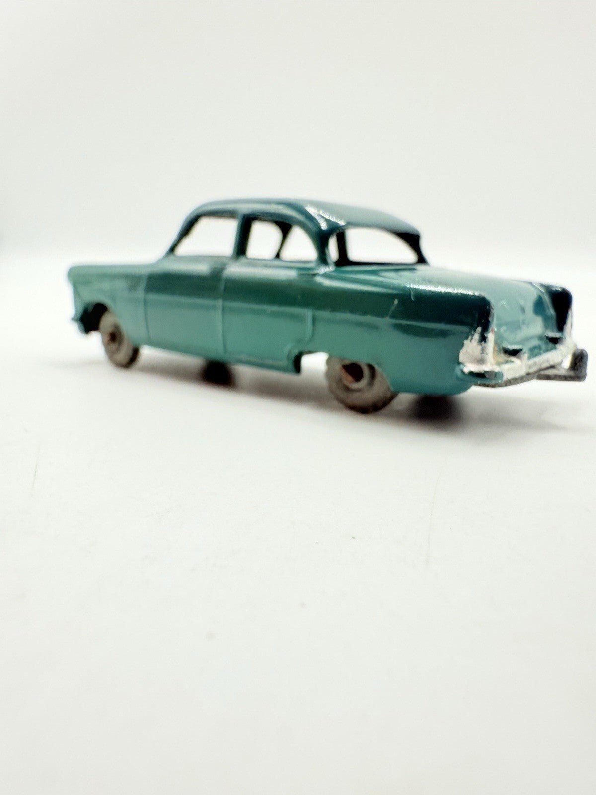 Matchbox Lesney 33a Ford Zodiac Dark Green MW - Magic Matchbox