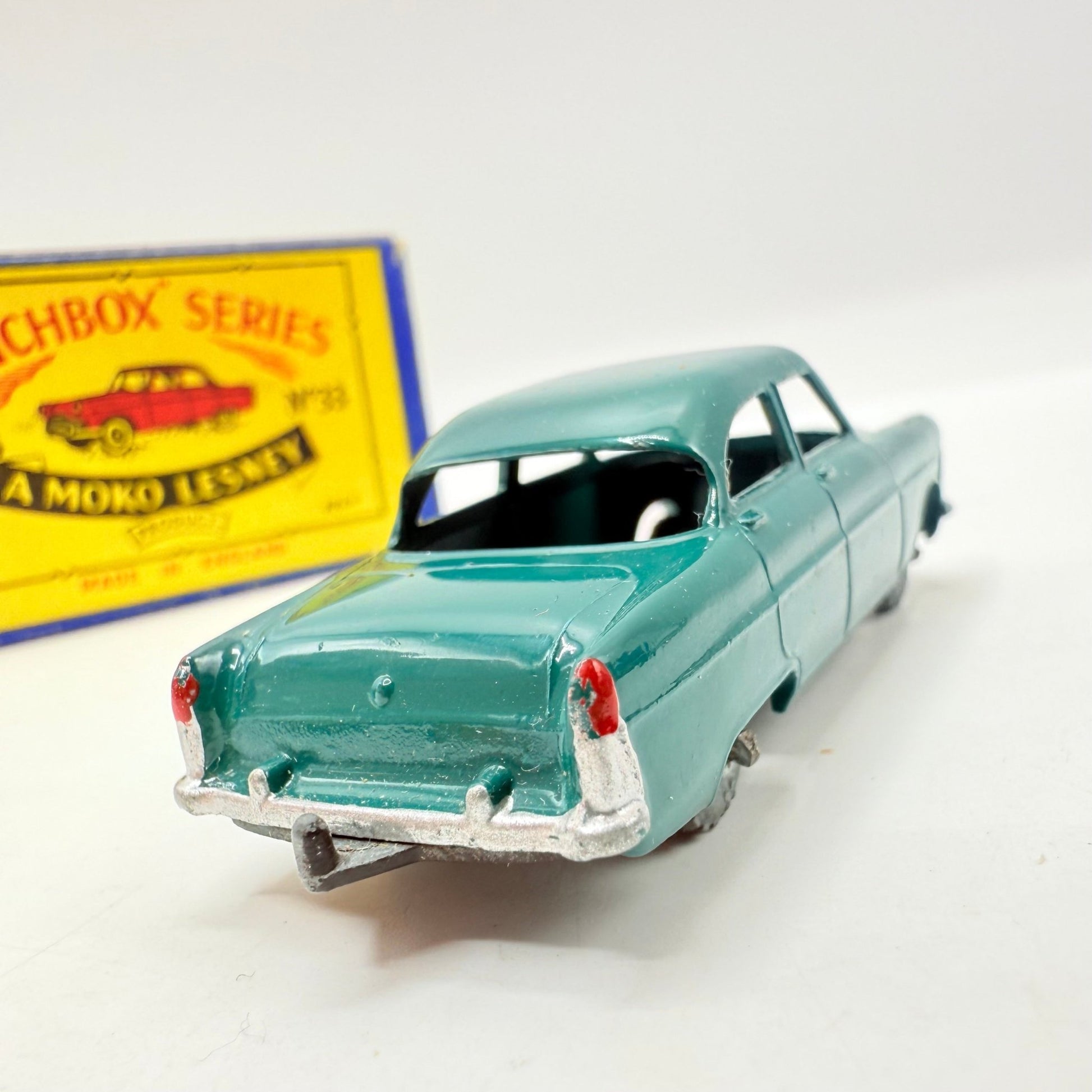 Matchbox Lesney 33a Ford Zodiac Dark Green MW - Magic Matchbox