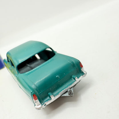 Matchbox Lesney 33a Ford Zodiac MATT PAINT Dark Green MW - Magic Matchbox