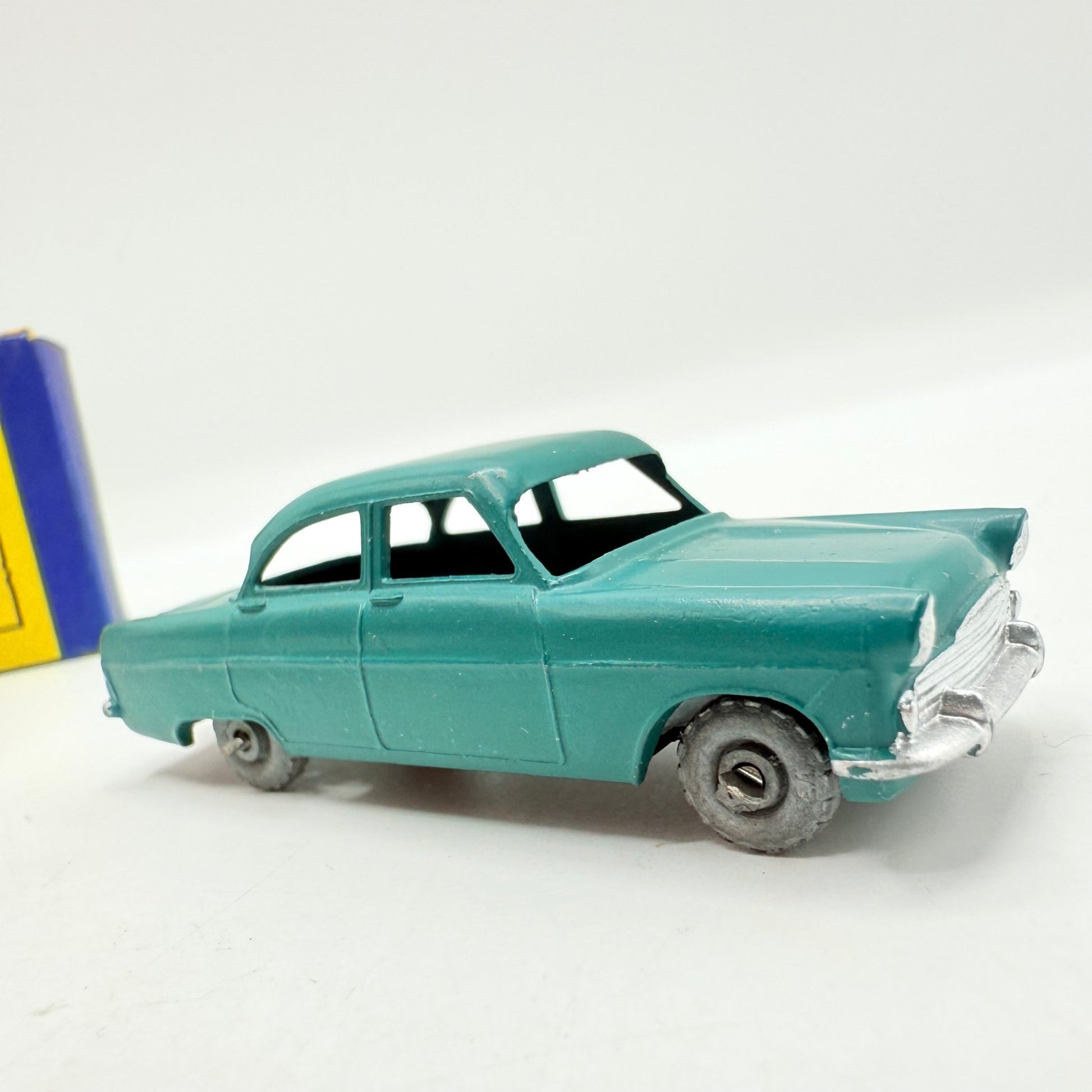 Matchbox Lesney 33a Ford Zodiac MATT PAINT Dark Green MW - Magic Matchbox
