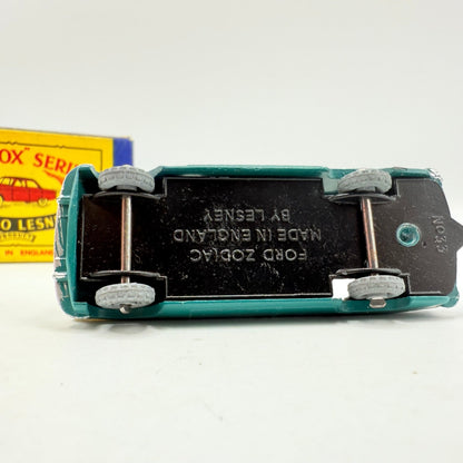 Matchbox Lesney 33a Ford Zodiac MATT PAINT Dark Green MW - Magic Matchbox