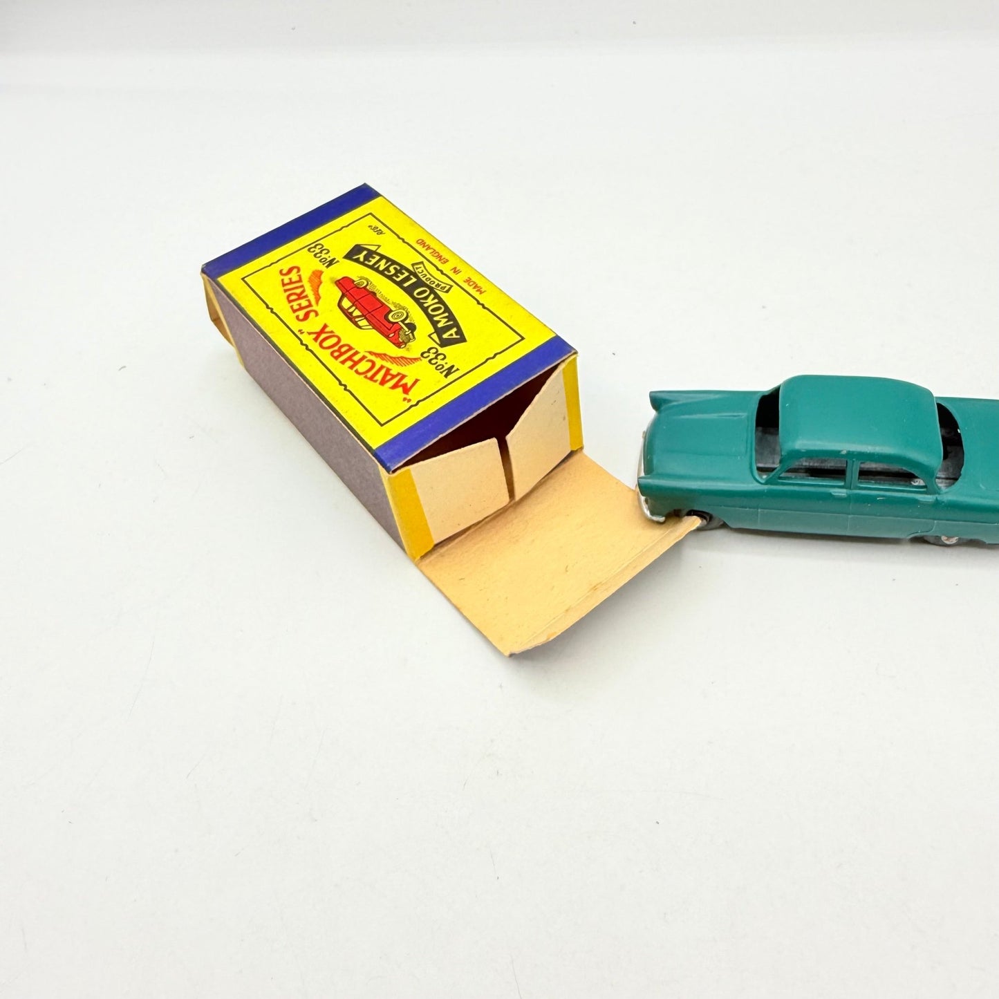 Matchbox Lesney 33a Ford Zodiac MATT PAINT Dark Green MW - Magic Matchbox