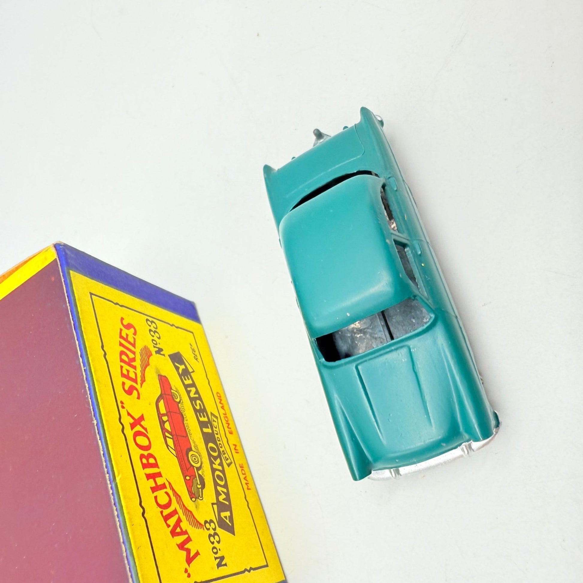 Matchbox Lesney 33a Ford Zodiac MATT PAINT Dark Green MW - Magic Matchbox