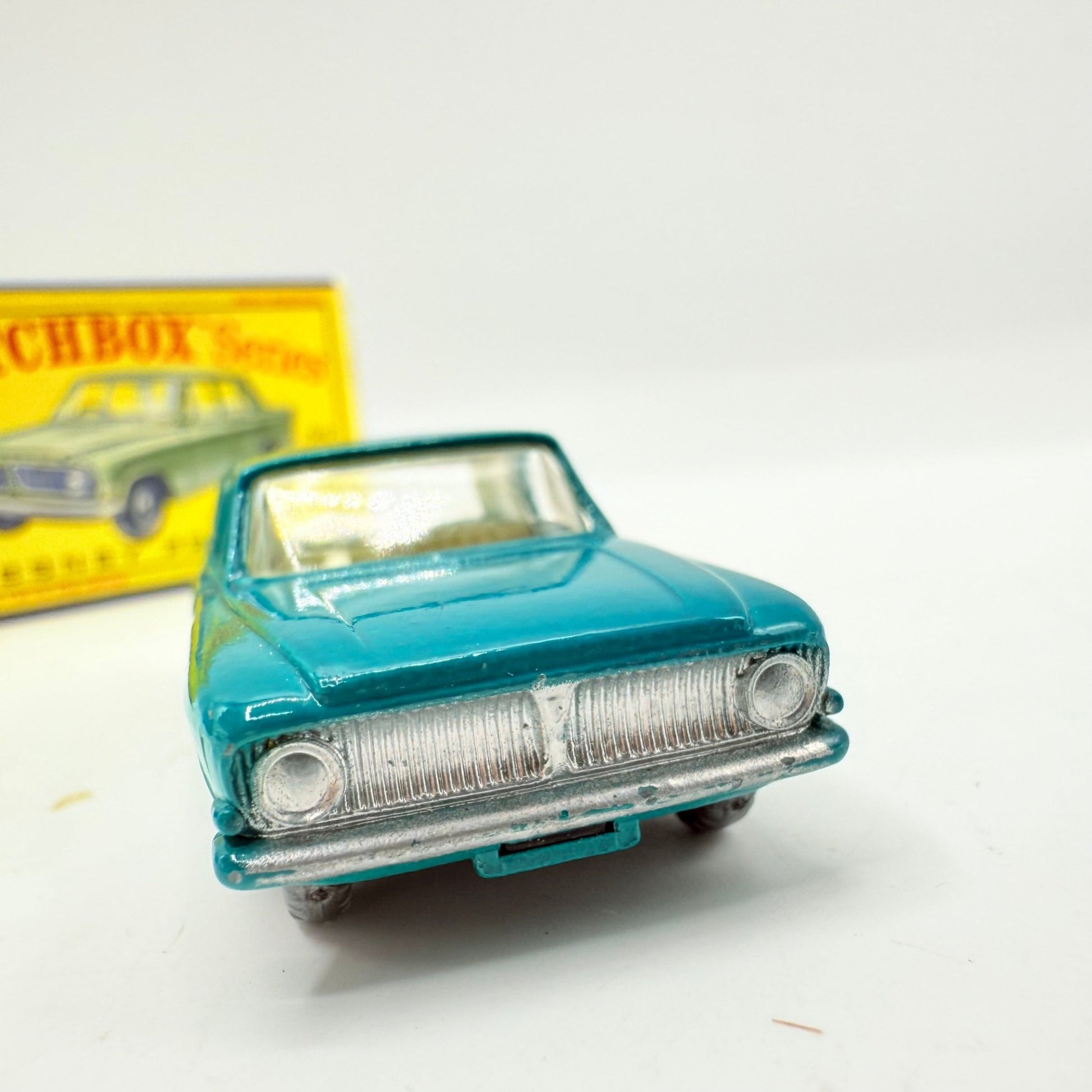 Matchbox Lesney 33b Ford Zephyr 6 SPW - Magic Matchbox