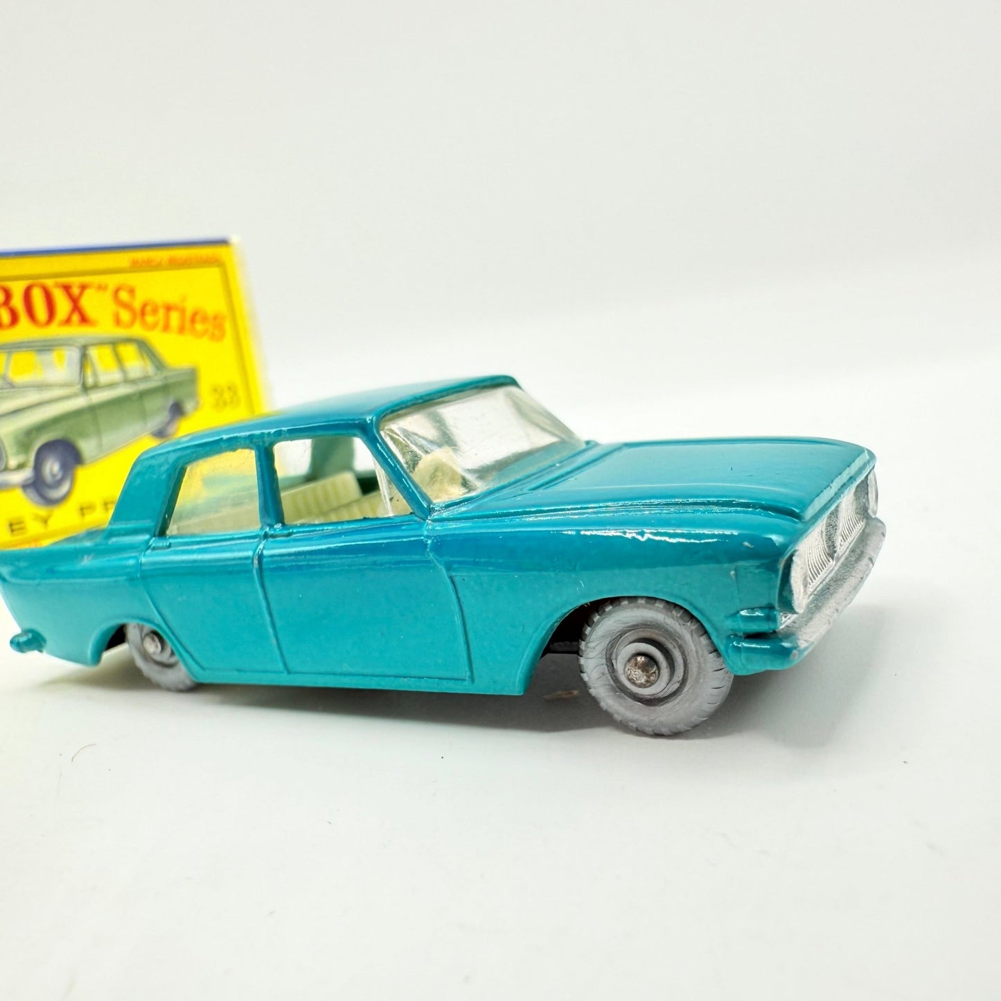 Matchbox Lesney 33b Ford Zephyr 6 SPW - Magic Matchbox