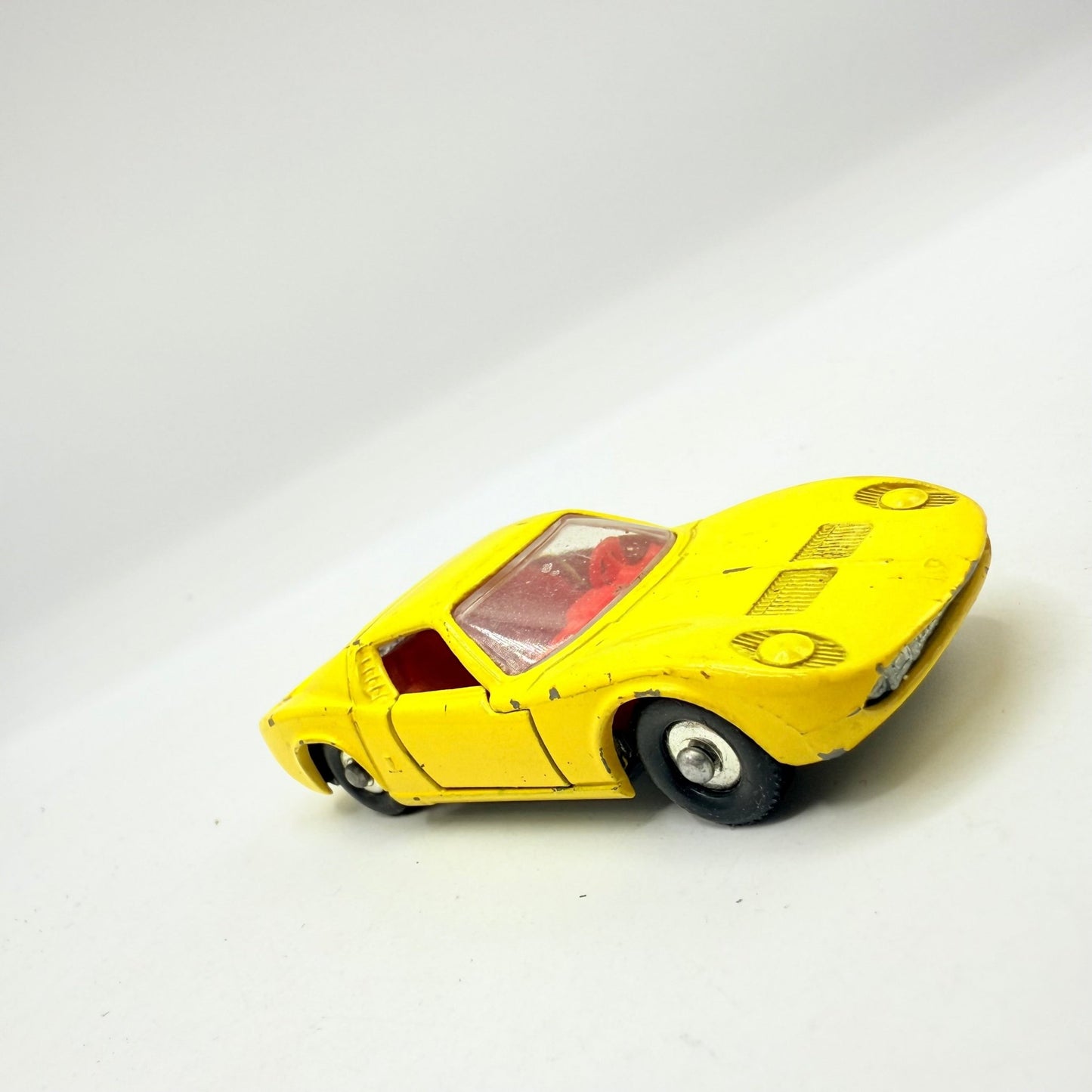 Matchbox Lesney 33c Lamborghini Miura Yellow & Red Interior - Magic Matchbox
