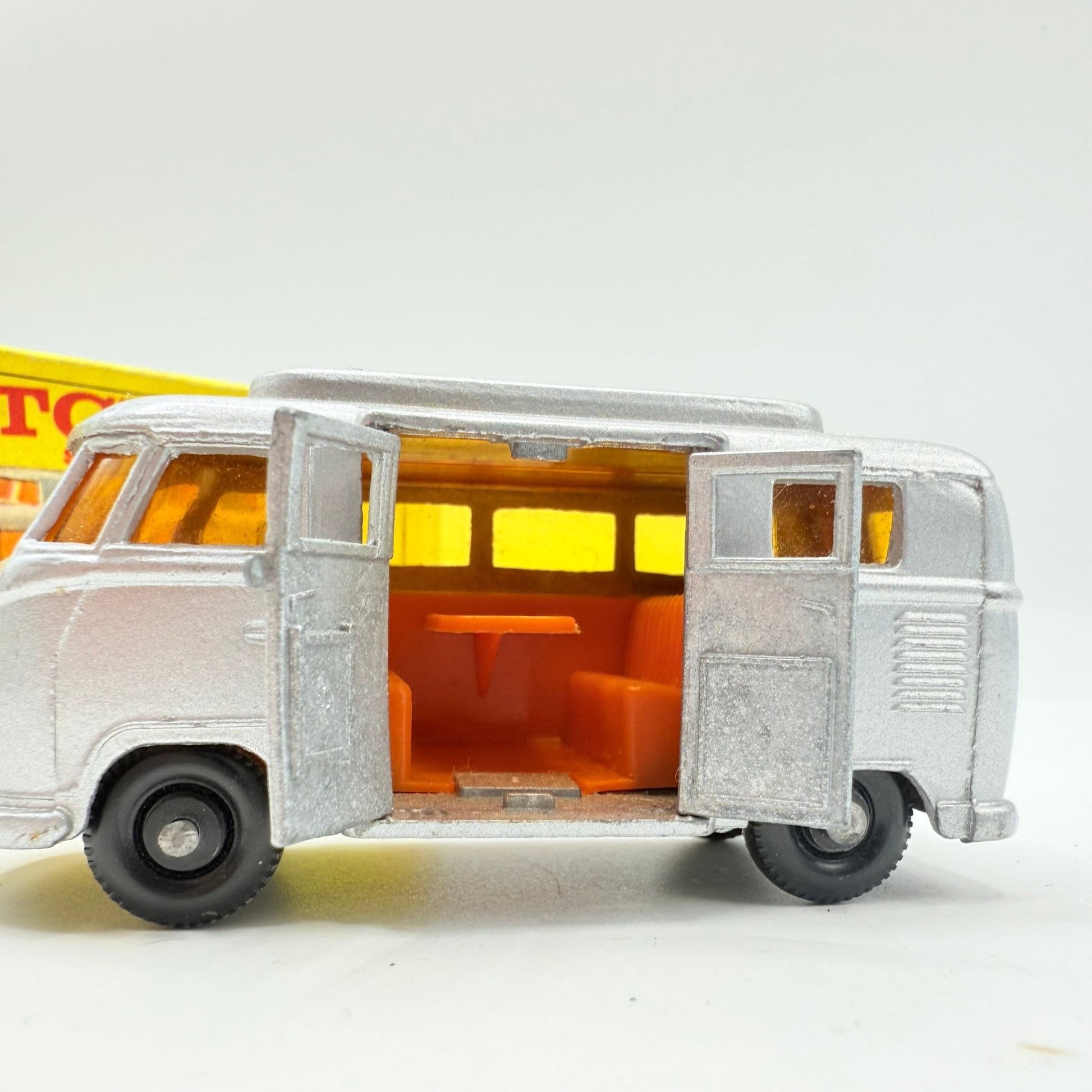 Matchbox Lesney 34c Volkswagen VW Camper with low roof - Magic Matchbox