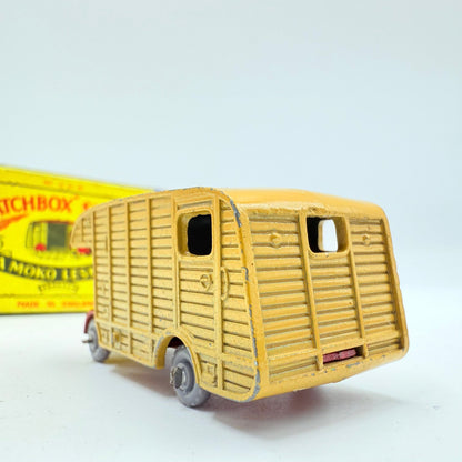 Matchbox Lesney 35a ERF Horsebox GPW - Magic Matchbox