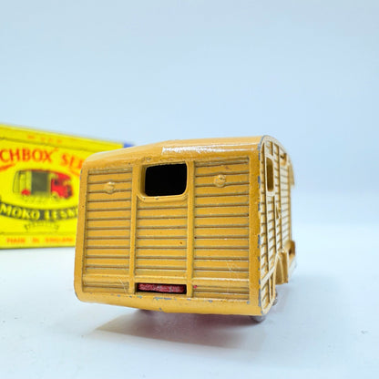 Matchbox Lesney 35a ERF Horsebox GPW - Magic Matchbox