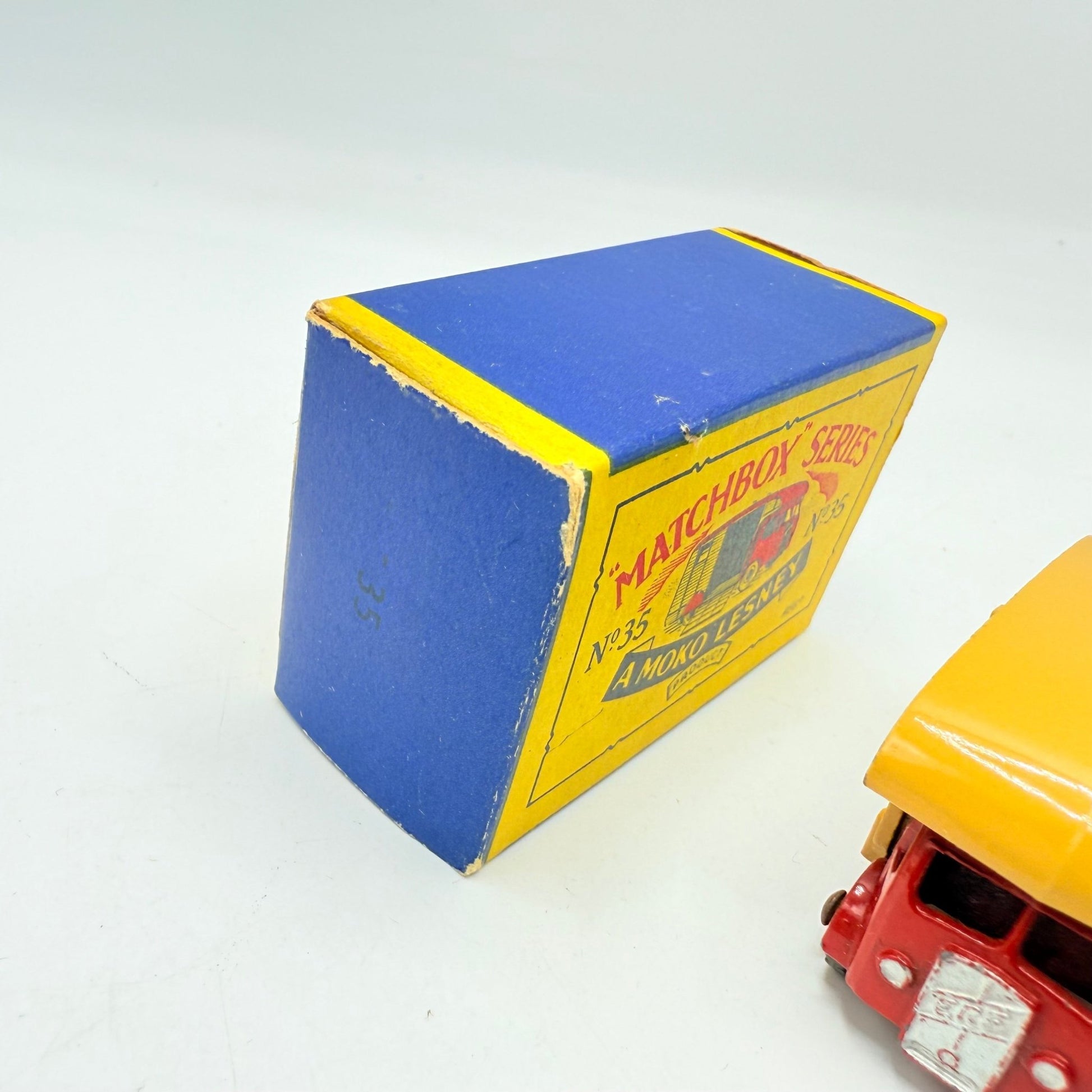 Matchbox Lesney 35a ERF Horsebox MW - Magic Matchbox
