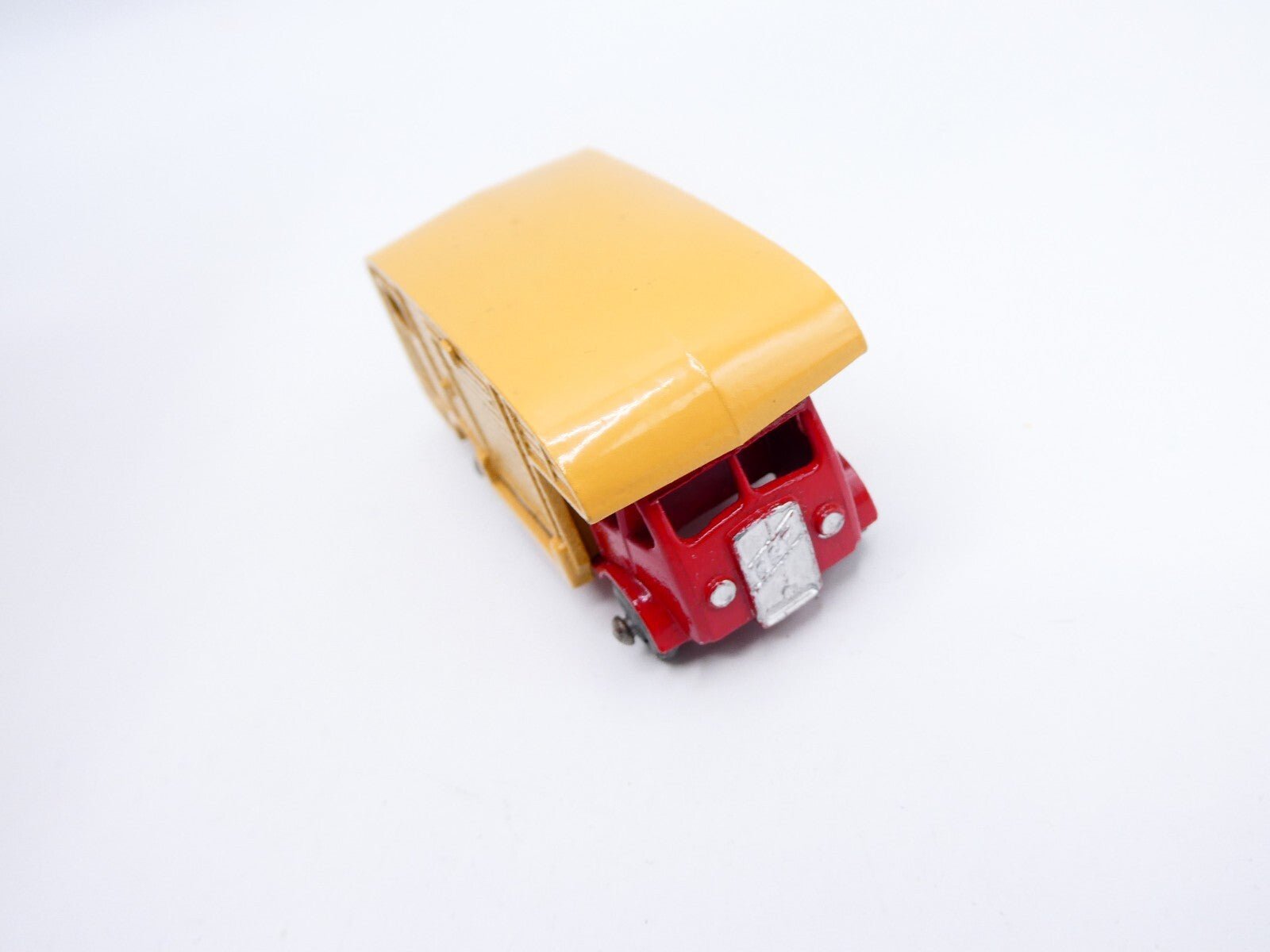 Matchbox Lesney 35a ERF Horsebox MW - Magic Matchbox