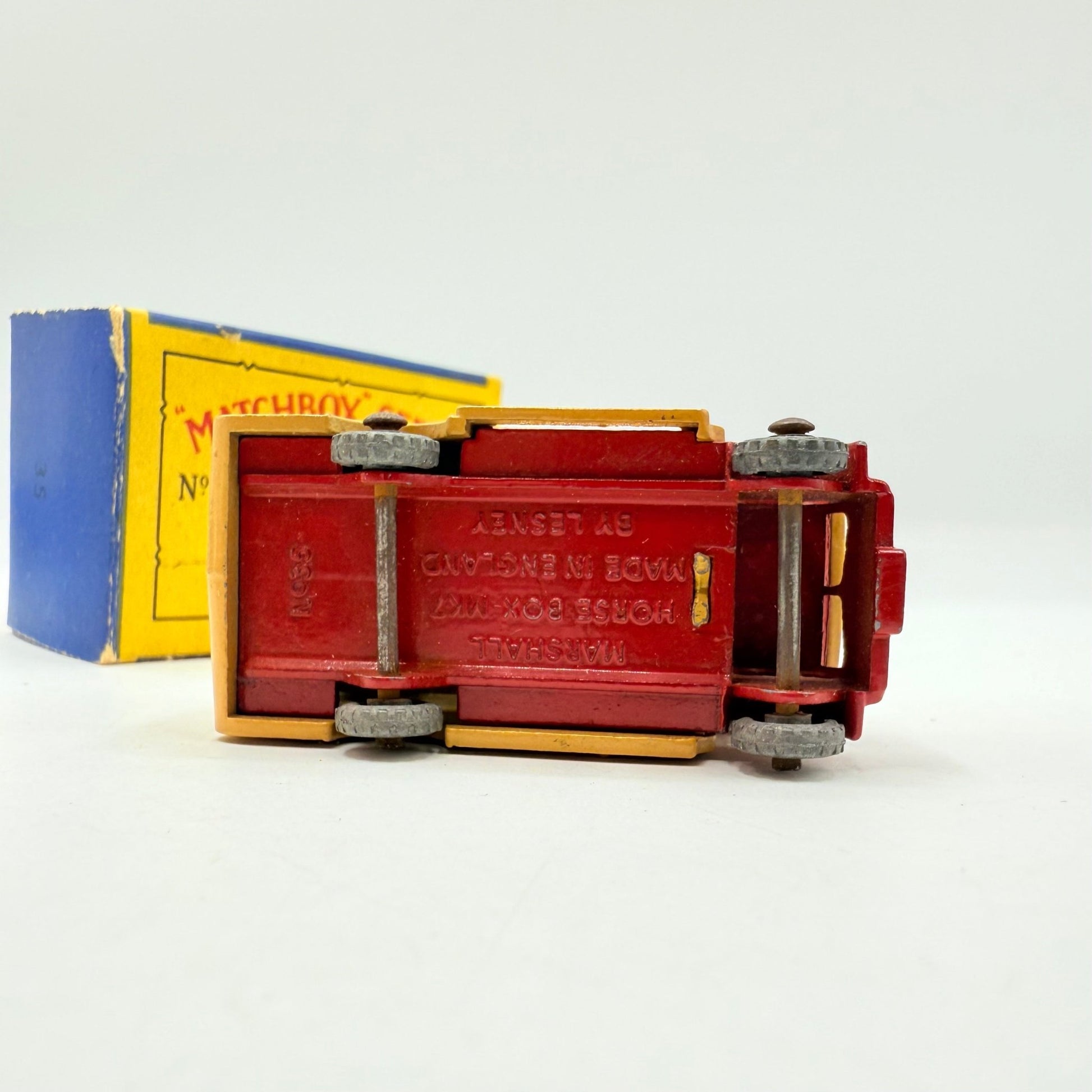 Matchbox Lesney 35a ERF Horsebox MW - Magic Matchbox