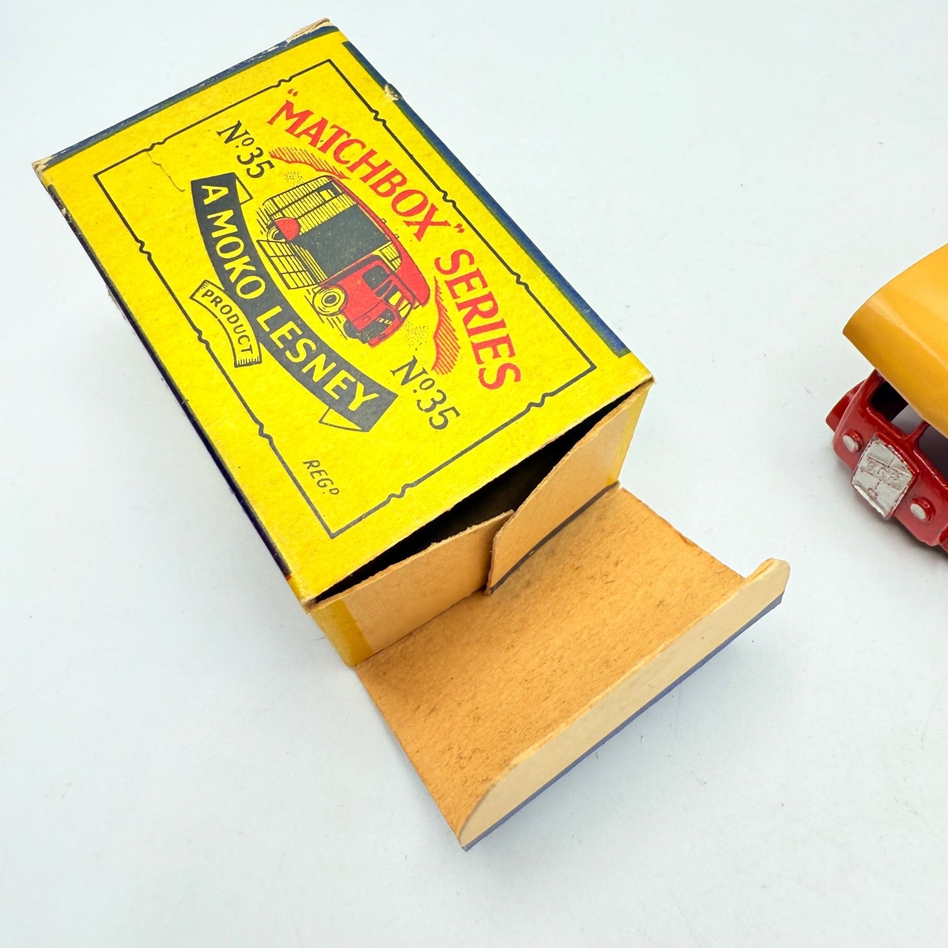 Matchbox Lesney 35a ERF Horsebox MW - Magic Matchbox