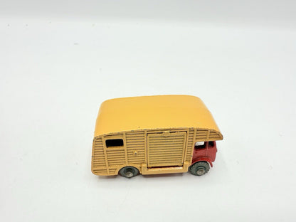 Matchbox Lesney 35a ERF Marshall Horse Box - Magic Matchbox
