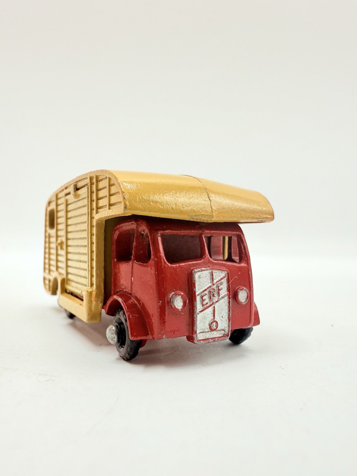 Matchbox Lesney 35a ERF Marshall Horse Box BPW - Magic Matchbox