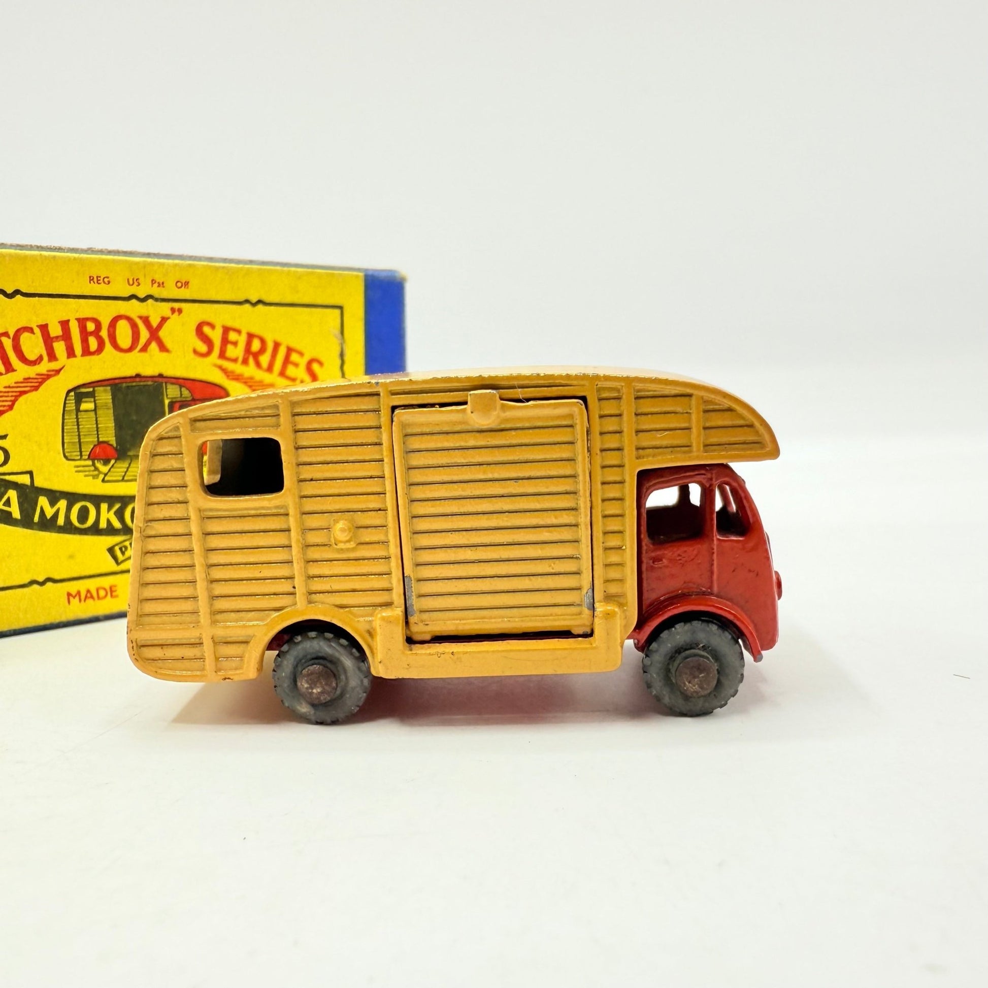 Matchbox Lesney 35a Horse Box MW - Magic Matchbox