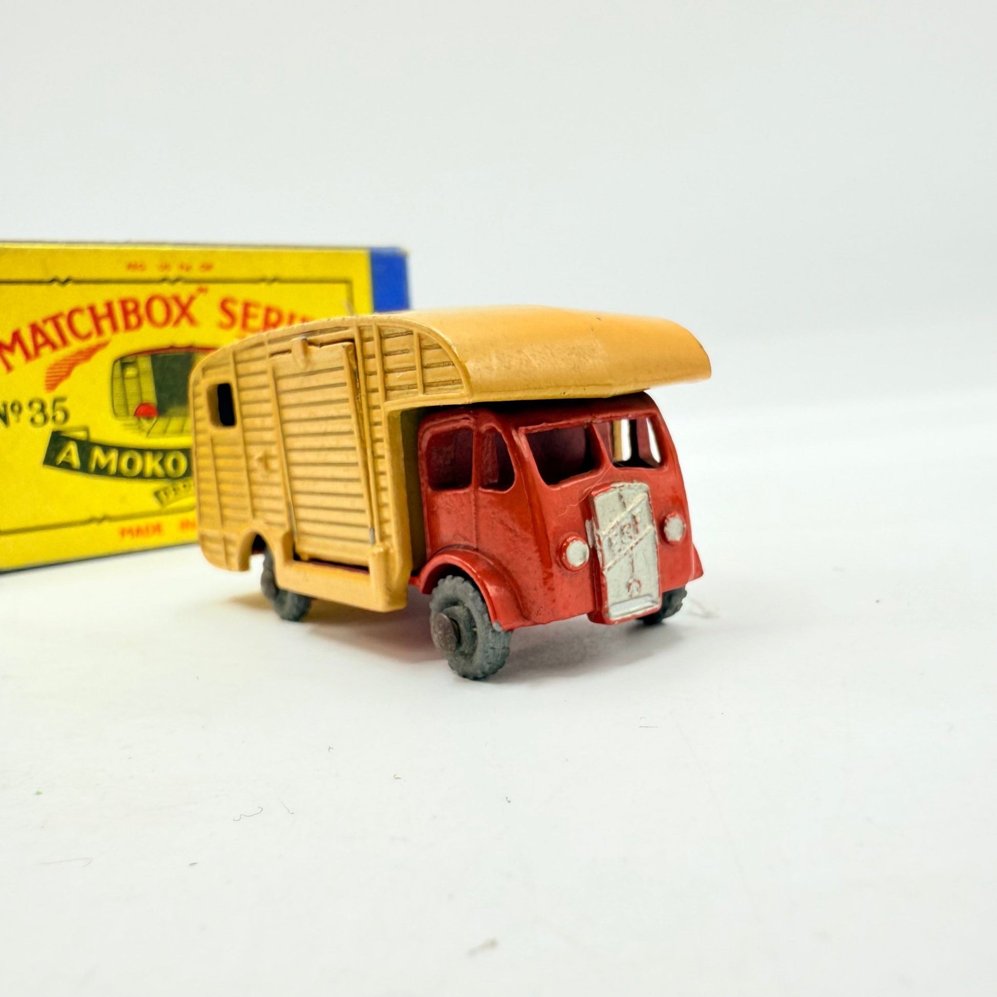 Matchbox Lesney 35a Horse Box MW - Magic Matchbox