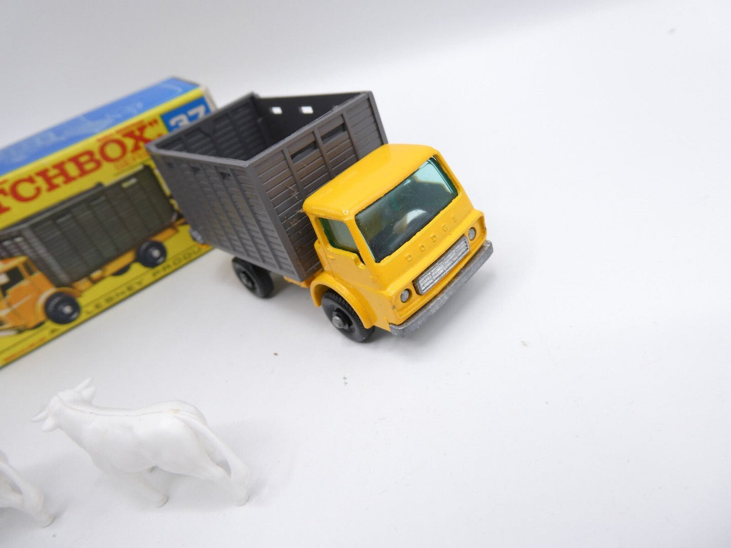Matchbox Lesney 37c Dodge Cattle Truck - Magic Matchbox