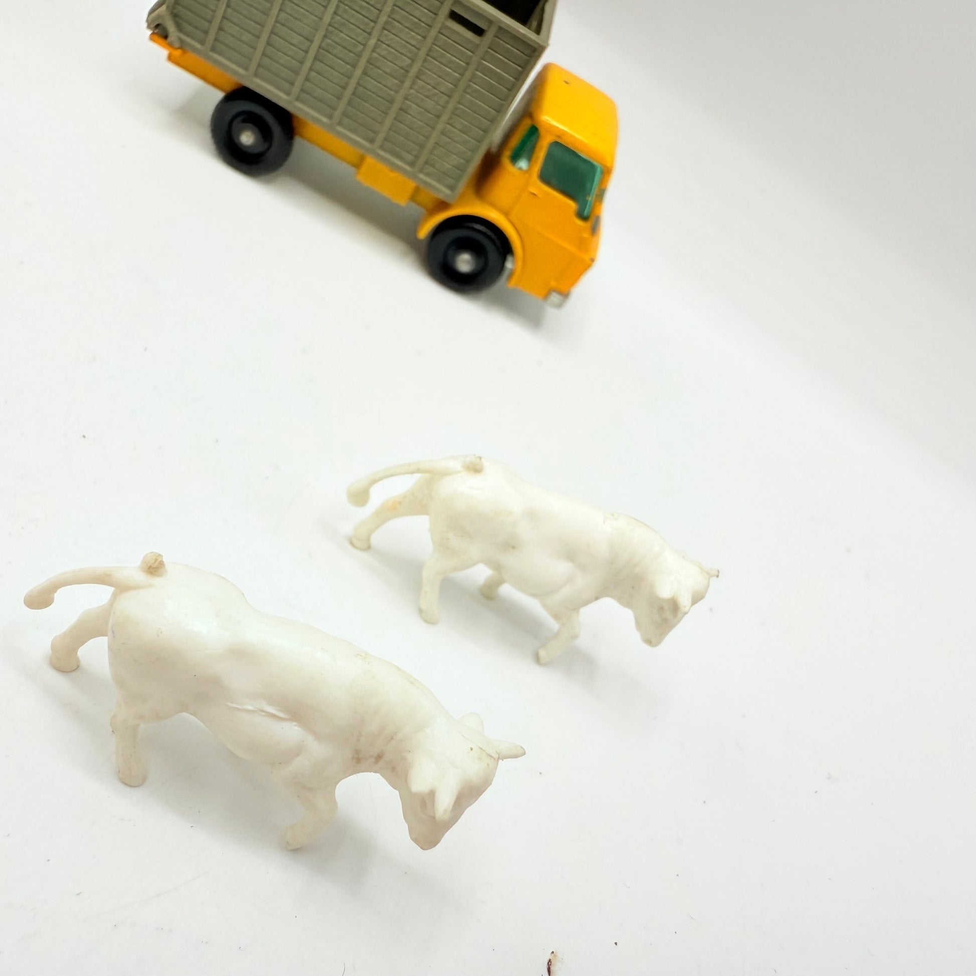 Matchbox Lesney 37c Dodge Cattle Truck - Magic Matchbox