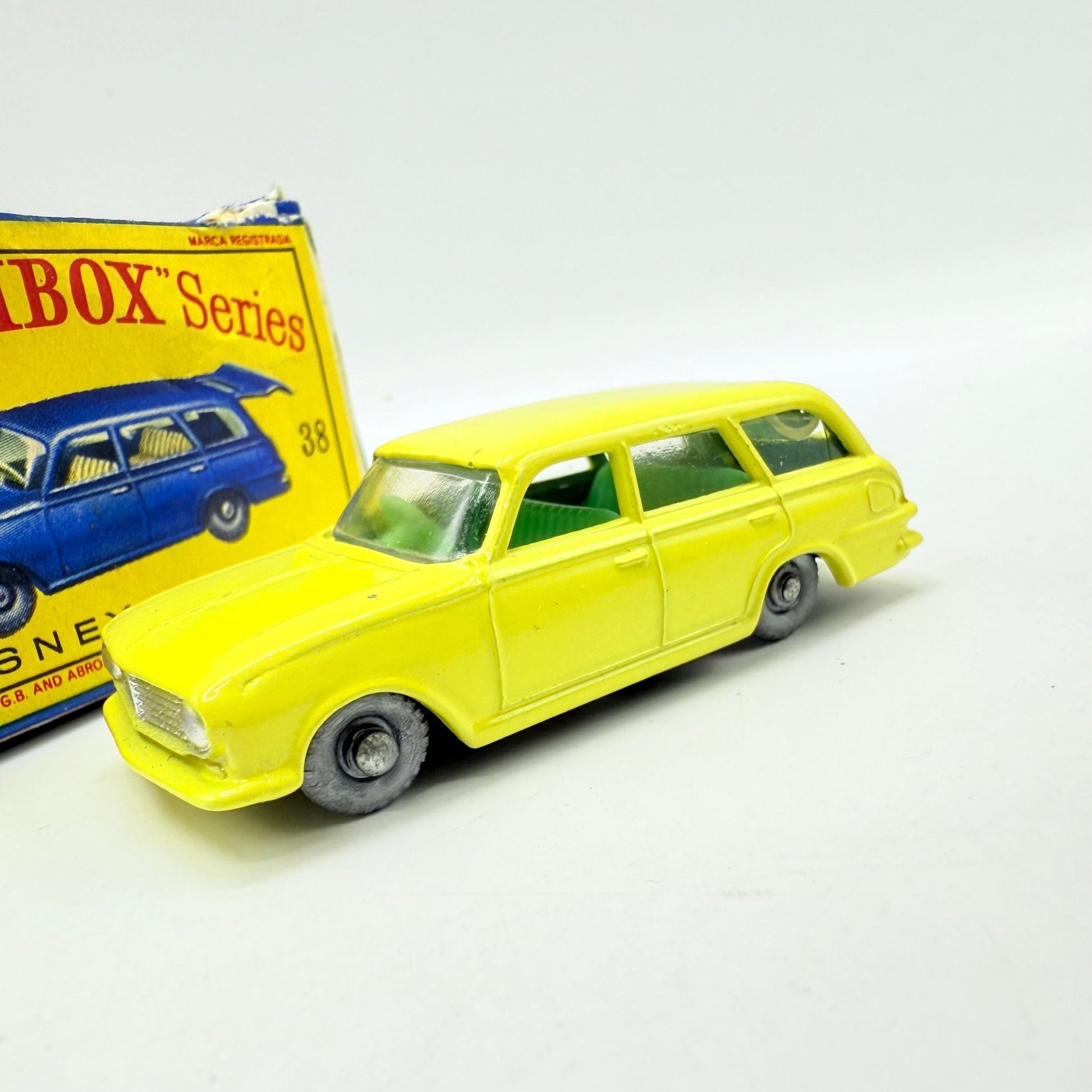Matchbox Lesney 38b Vauxhall Victor Estate Car GPW Green Interior - Magic Matchbox