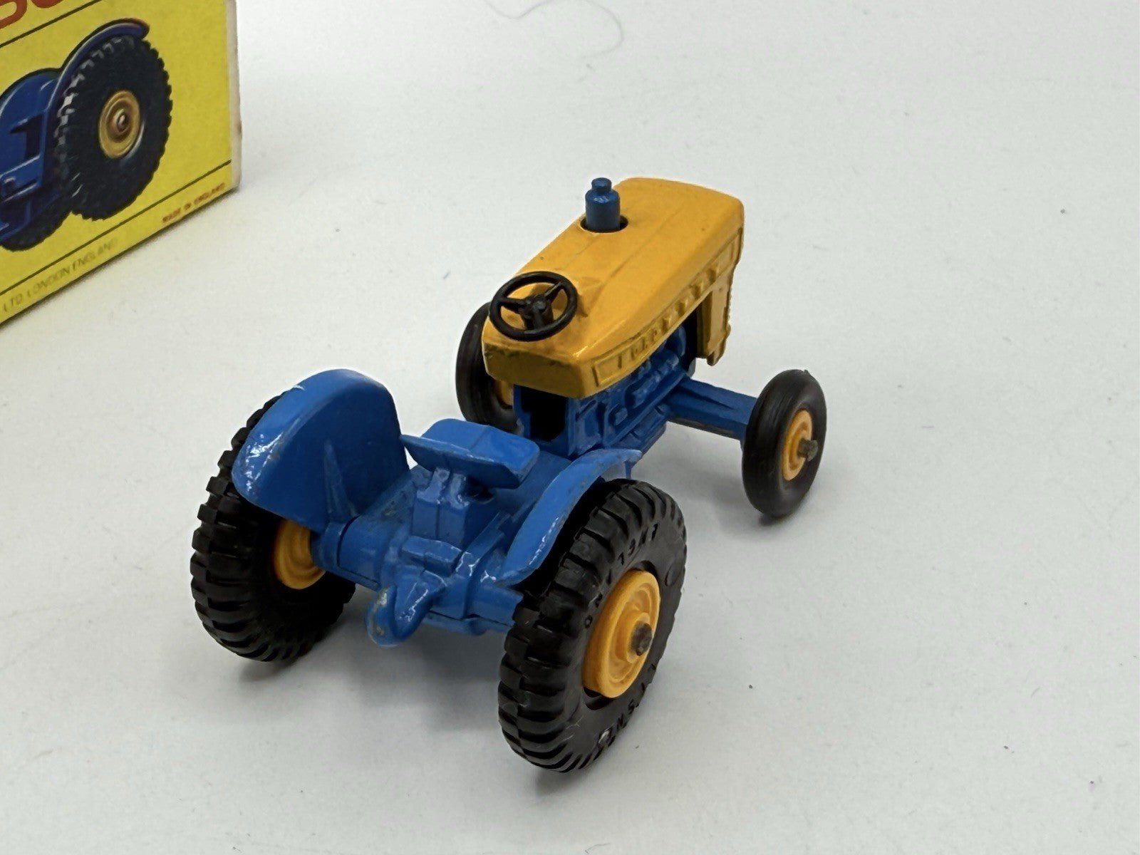 Matchbox Lesney 39c Ford Tractor - Magic Matchbox