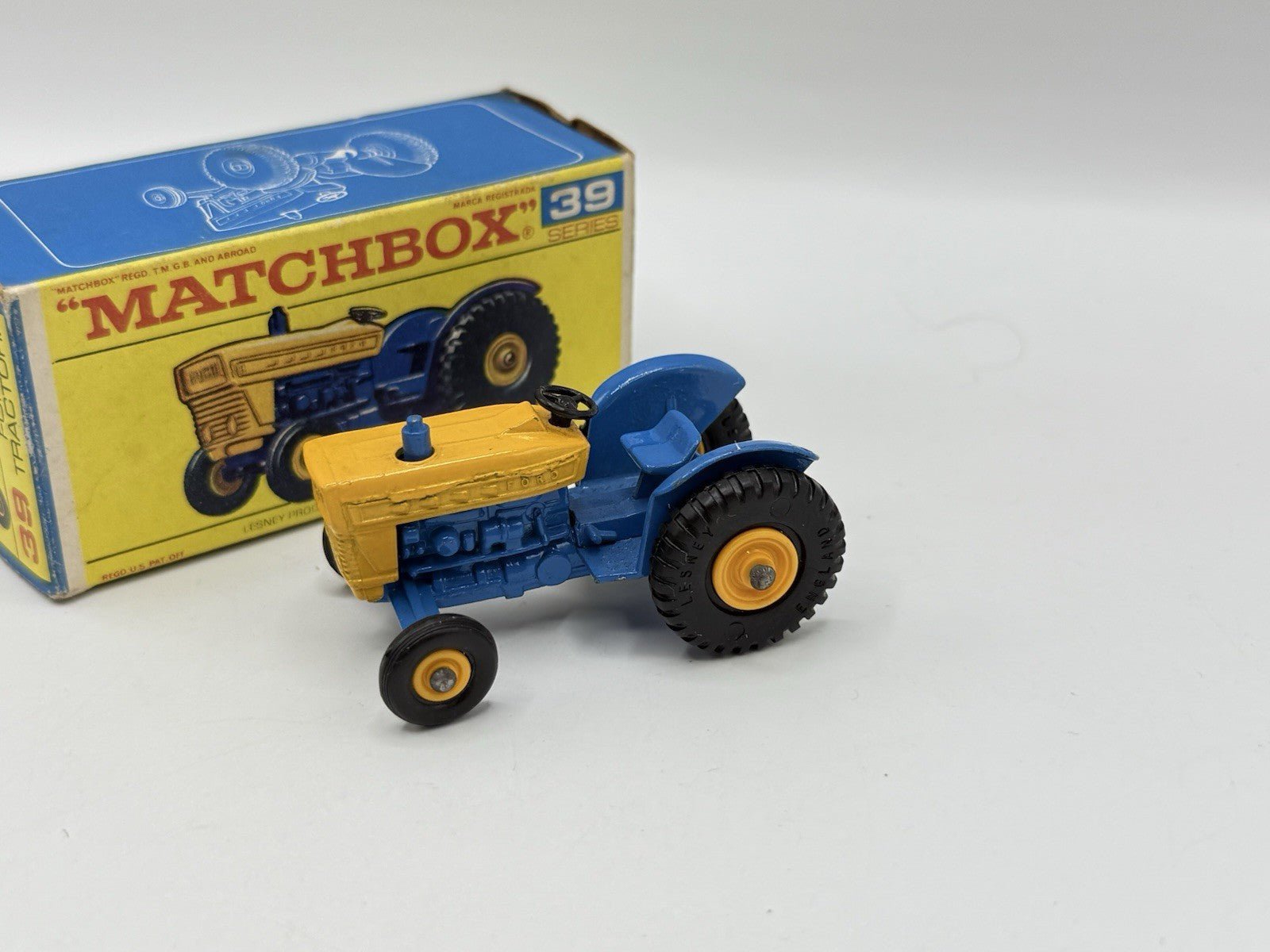 Matchbox Lesney 39c Ford Tractor - Magic Matchbox