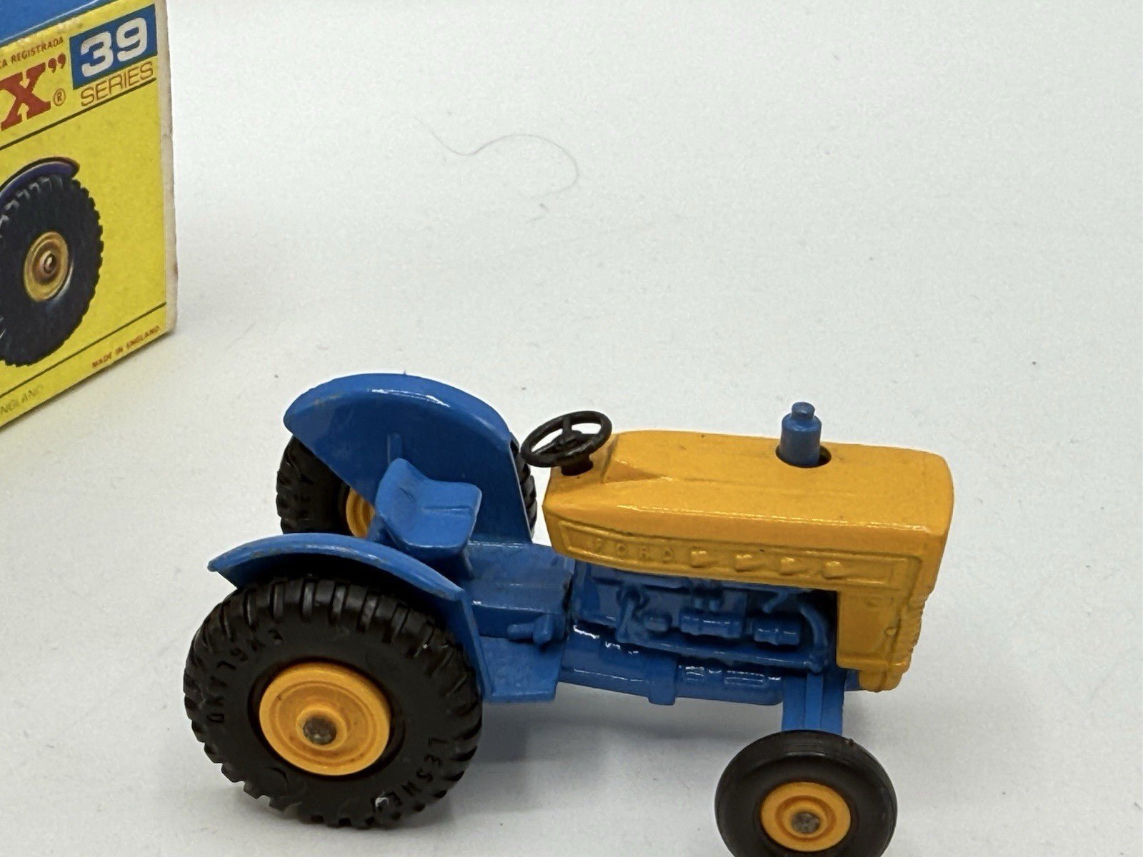 Matchbox Lesney 39c Ford Tractor - Magic Matchbox