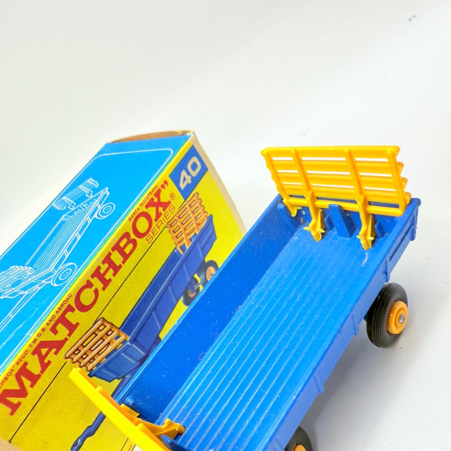 Matchbox Lesney 39c Tractor In Orange With Trailer - Magic Matchbox