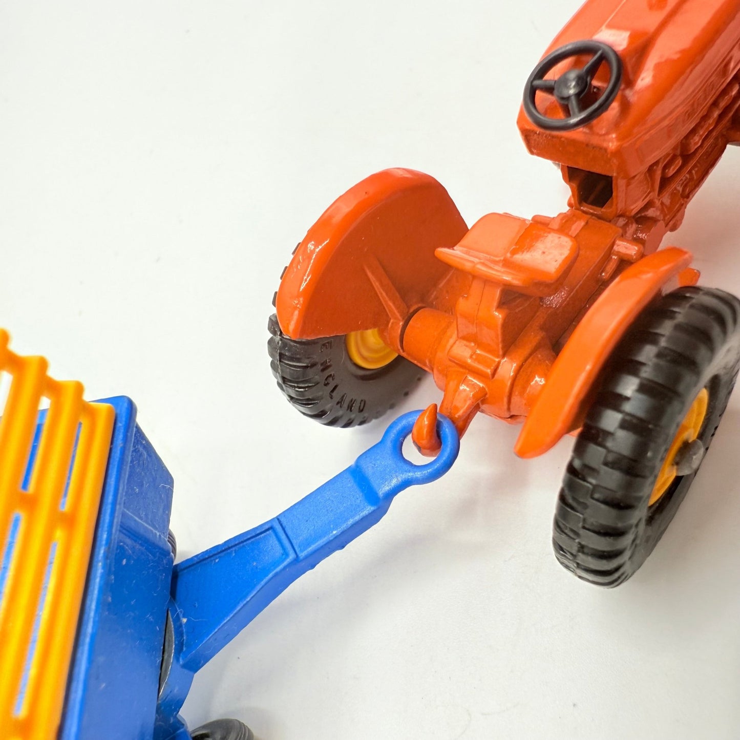 Matchbox Lesney 39c Tractor In Orange With Trailer - Magic Matchbox