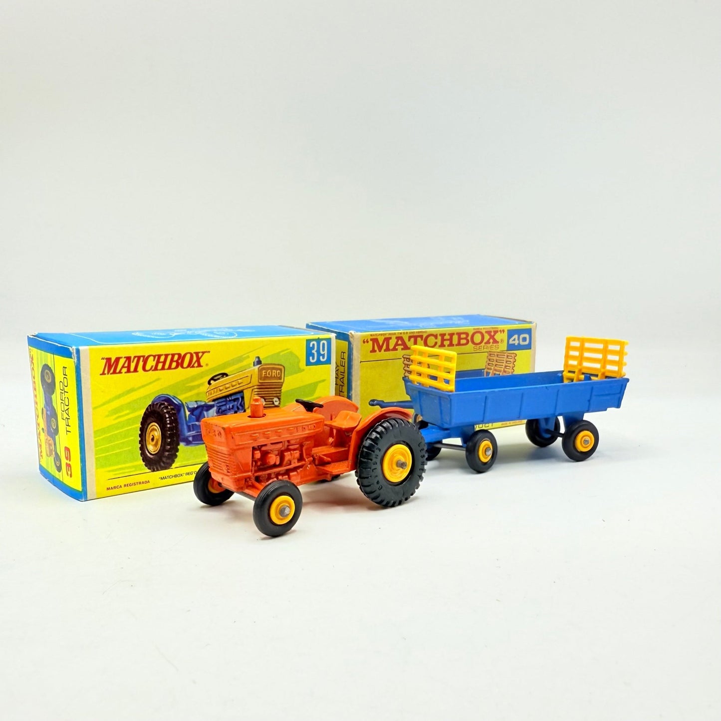 Matchbox Lesney 39c Tractor In Orange With Trailer - Magic Matchbox