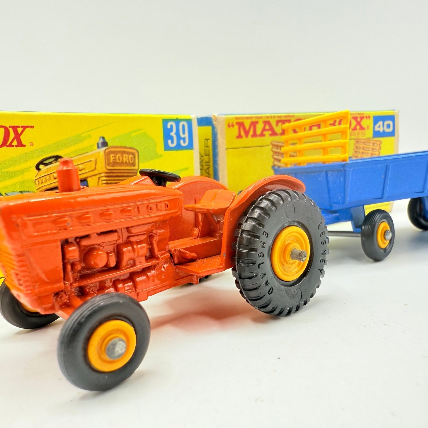 Matchbox Lesney 39c Tractor In Orange With Trailer - Magic Matchbox