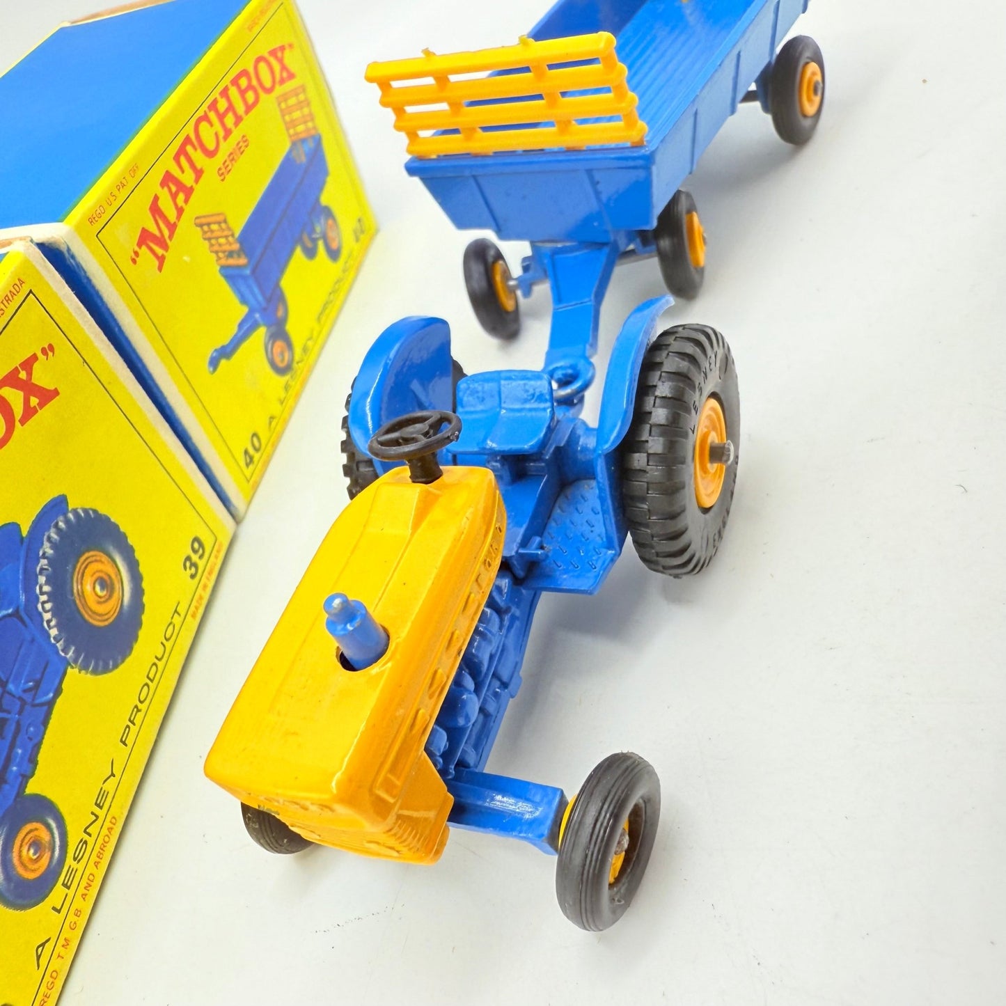 Matchbox Lesney 39c Tractor & Trailer 40 - Magic Matchbox