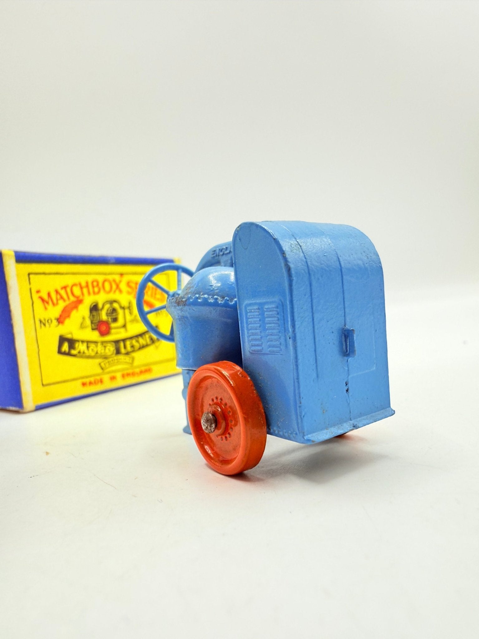 Matchbox Lesney 3a Cement Mixer with Early Script Box - Magic Matchbox