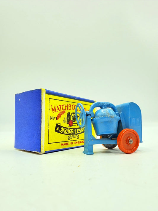 Matchbox Lesney 3a Cement Mixer with Early Script Box - Magic Matchbox