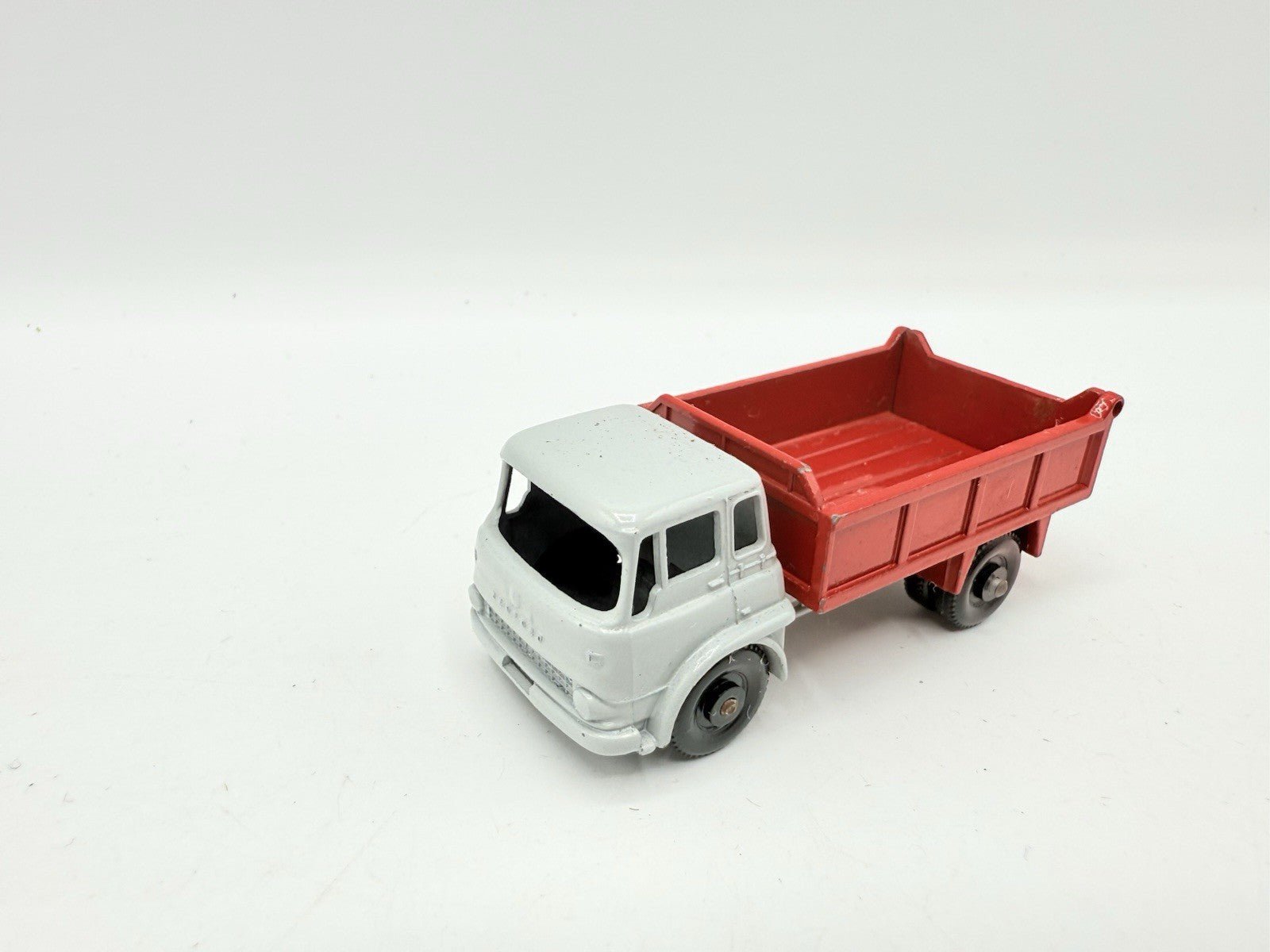 Matchbox Lesney 3b Bedford 'TK' Tipper Truck BPW Red Body - Magic Matchbox