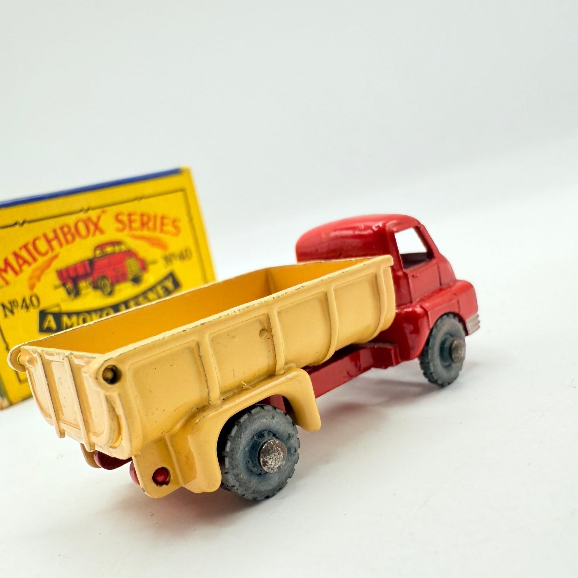 Matchbox Lesney 40a Bedford tipper Truck MW - Magic Matchbox