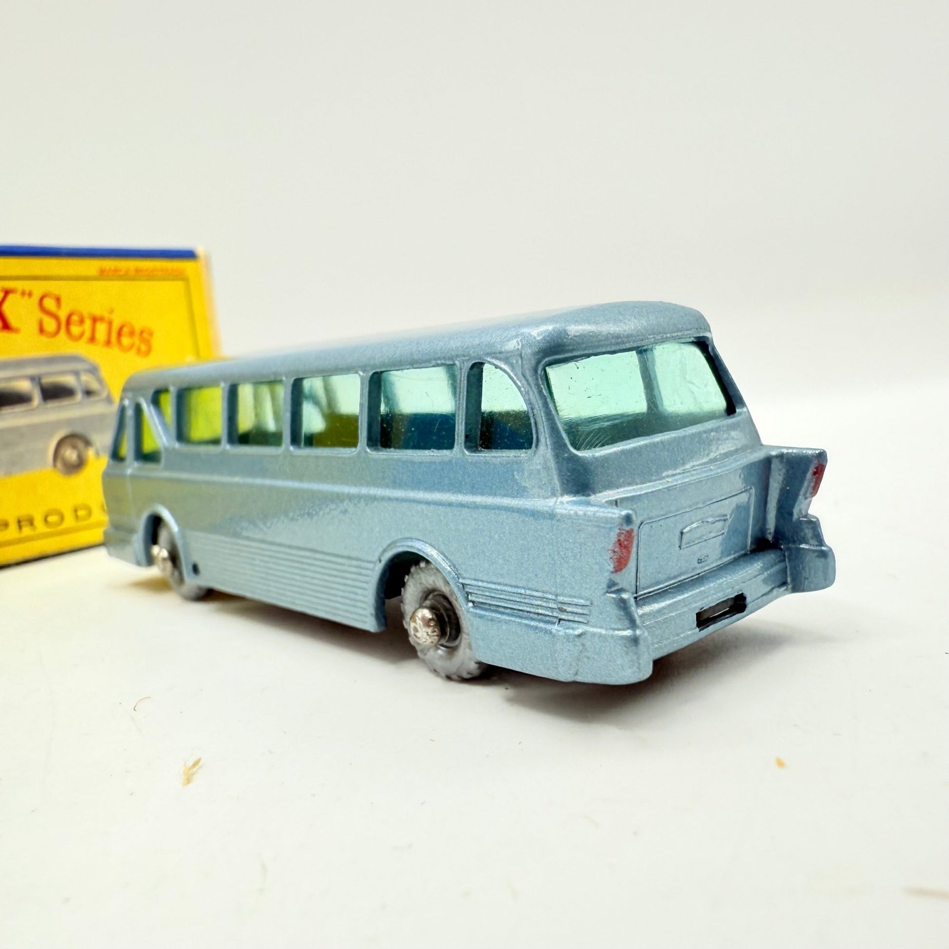 Matchbox Lesney 40b Long Distance Coach with BPW - Magic Matchbox