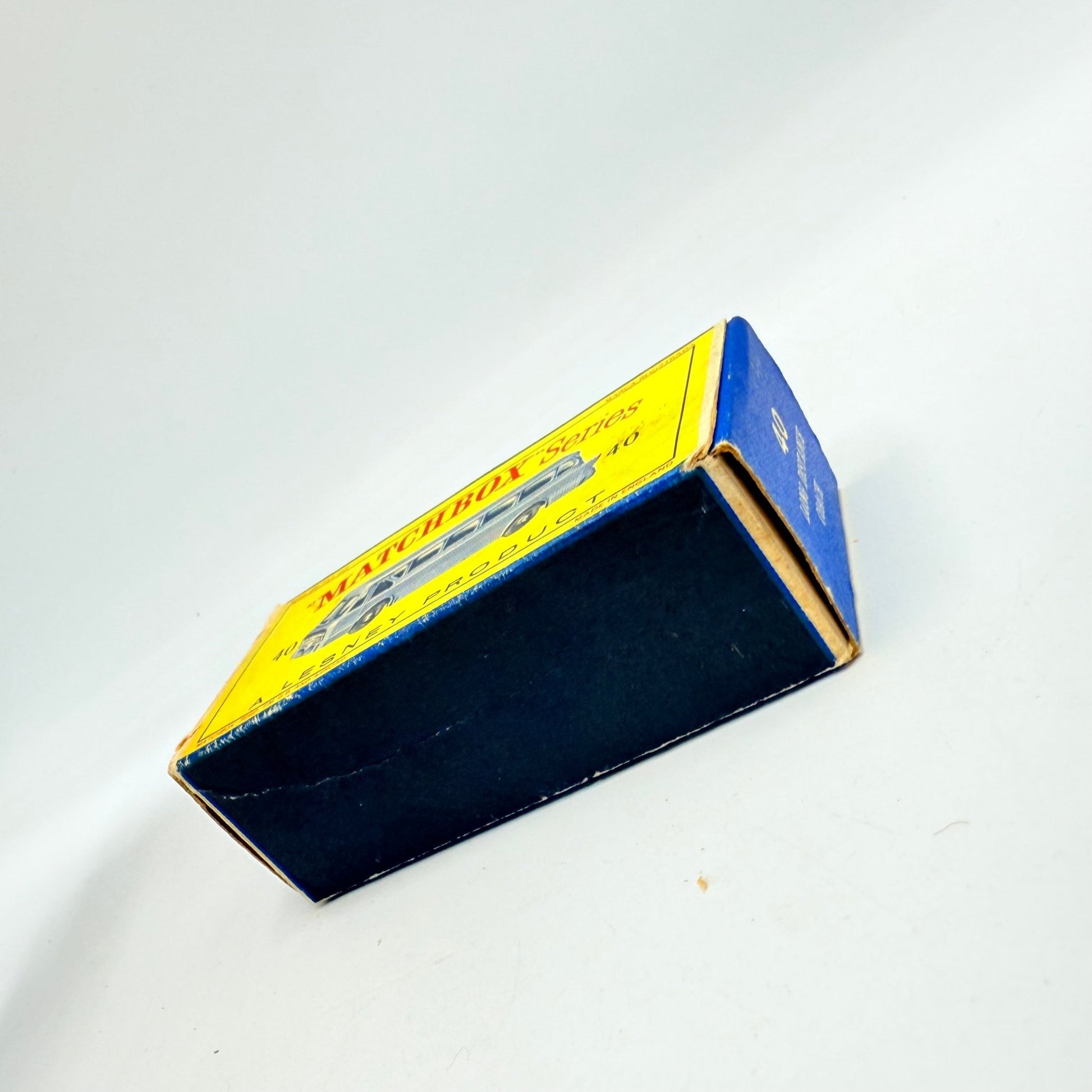 Matchbox Lesney 40b Long Distance Coach with BPW - Magic Matchbox